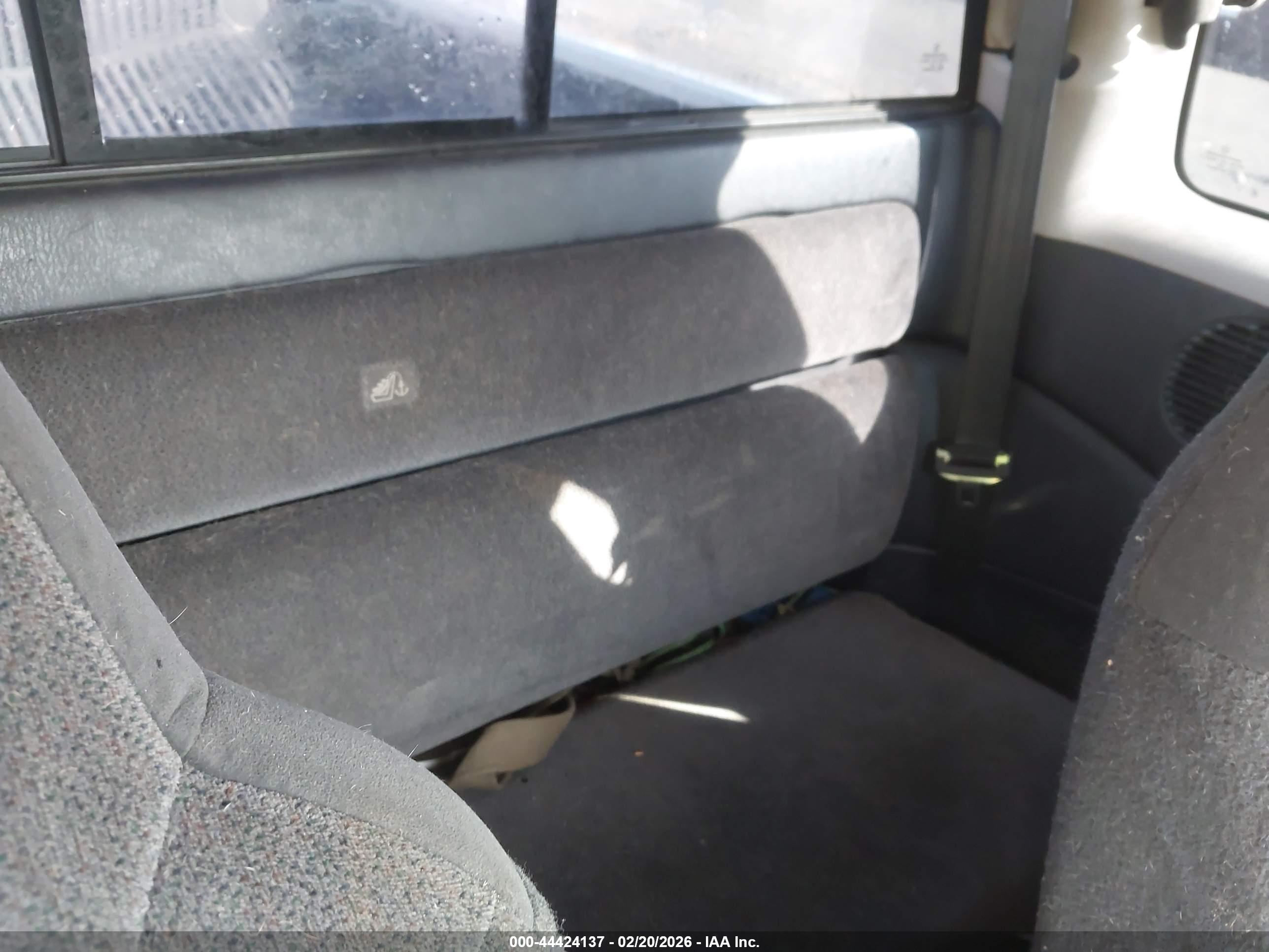 DODGE DAKOTA image 8