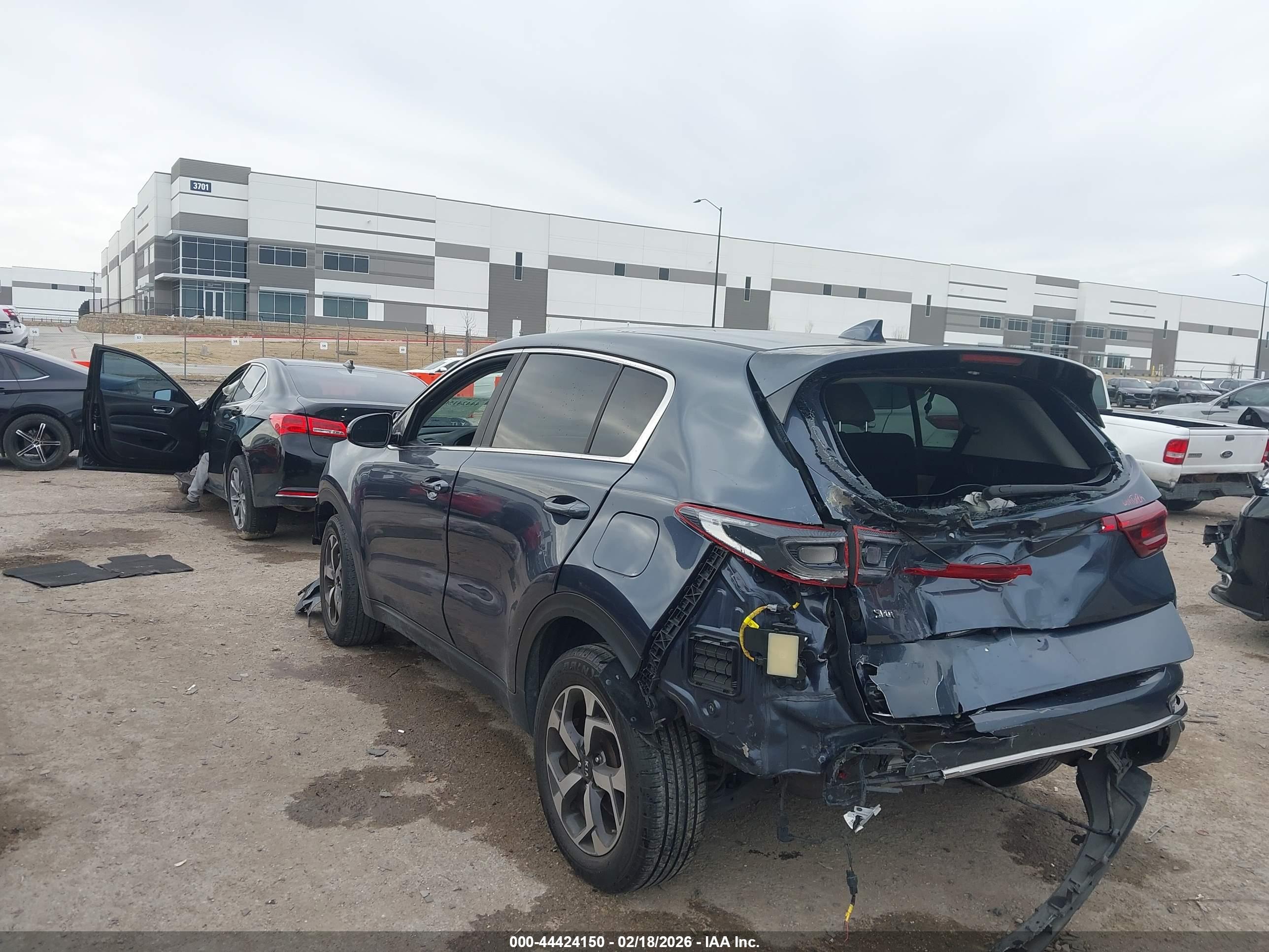 KIA SPORTAGE image 3