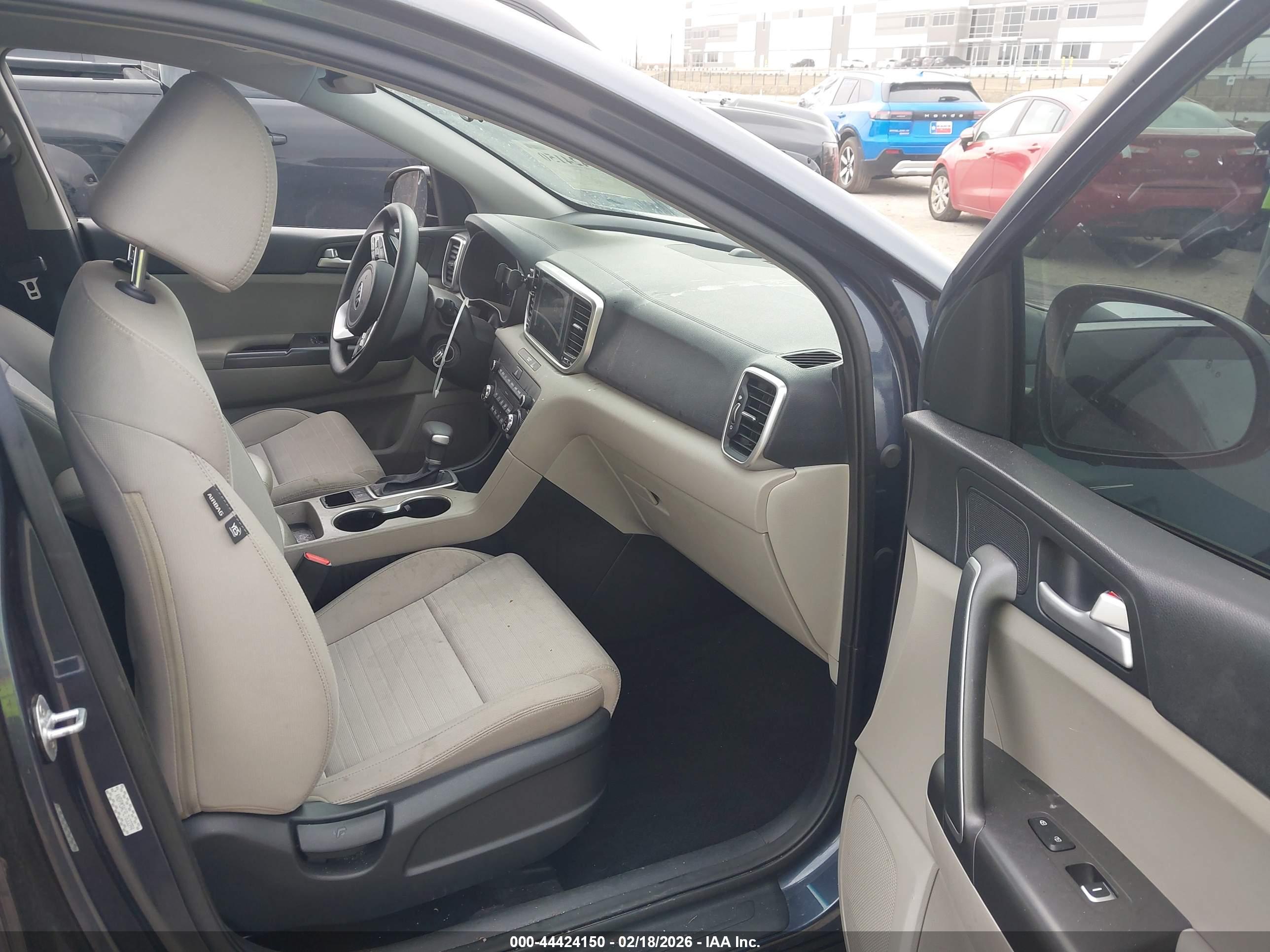 KIA SPORTAGE image 5