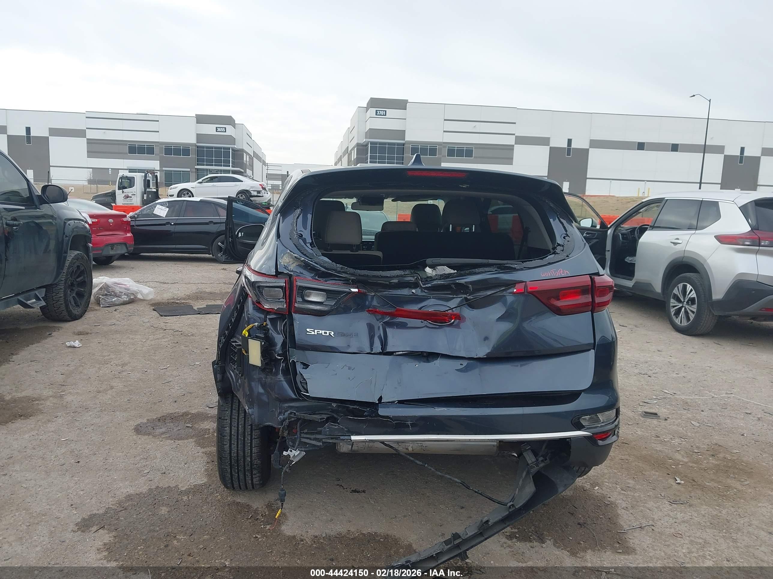 KIA SPORTAGE image 6