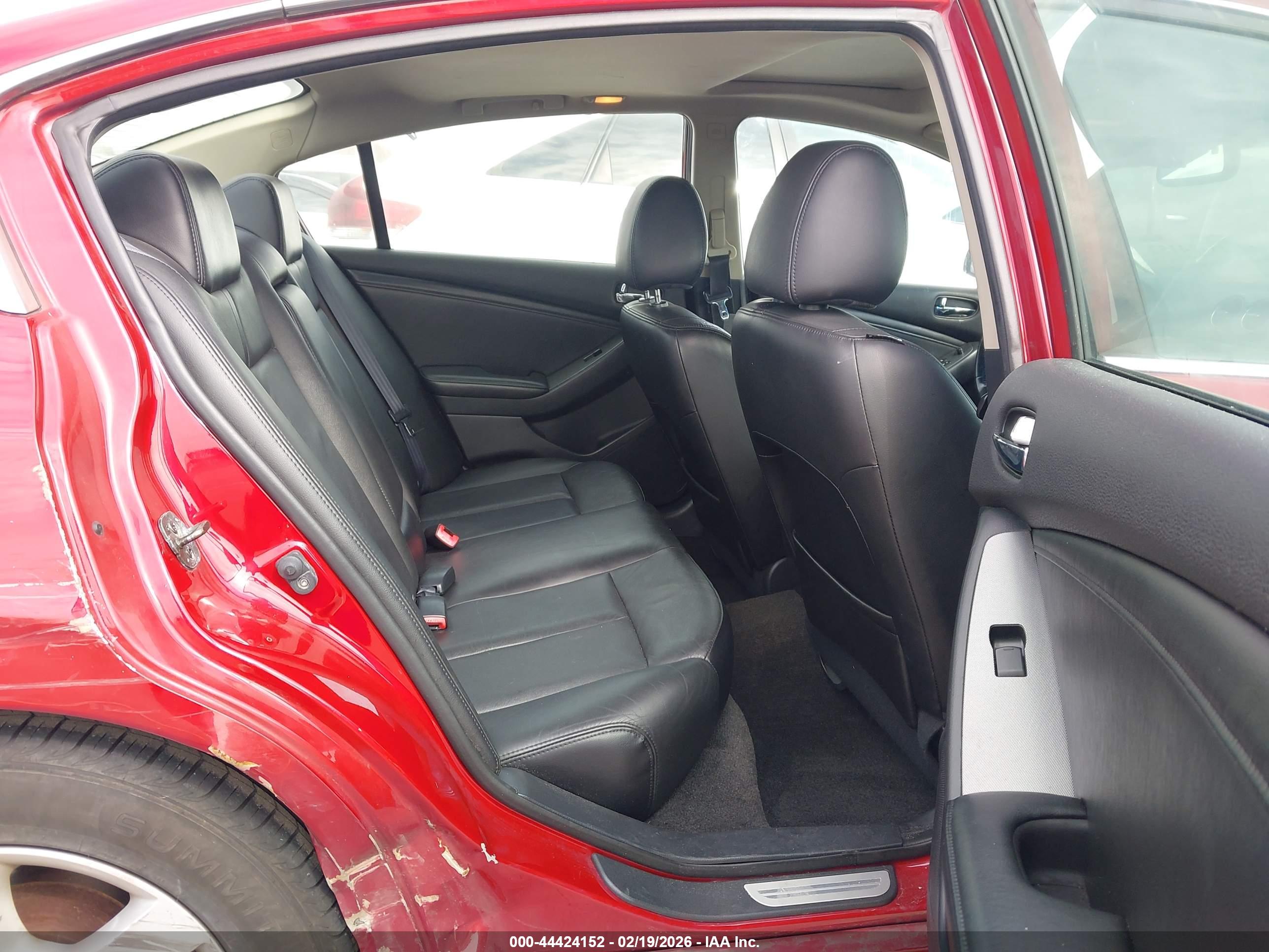 NISSAN ALTIMA image 8