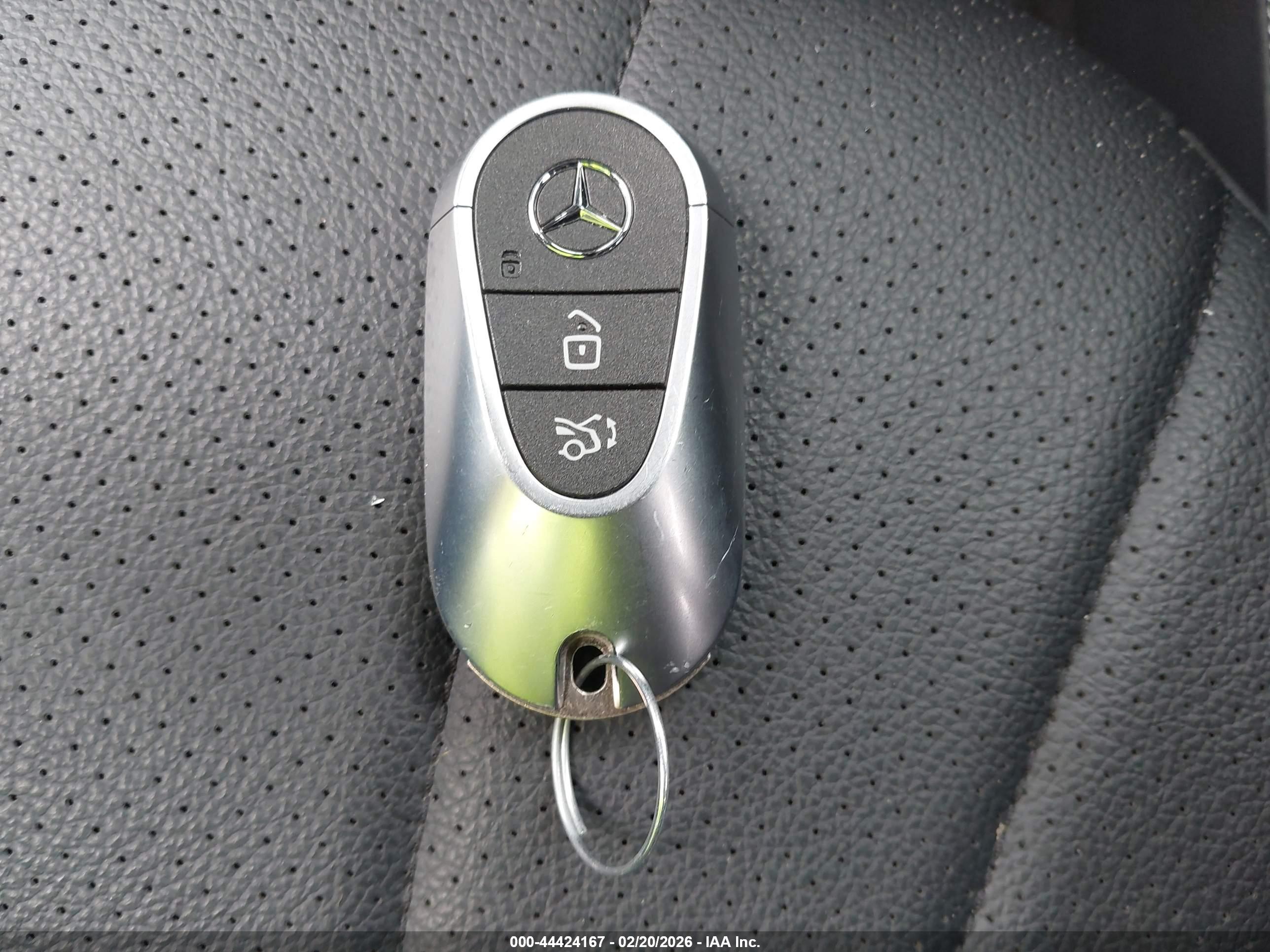 MERCEDES-BENZ EQE image 11