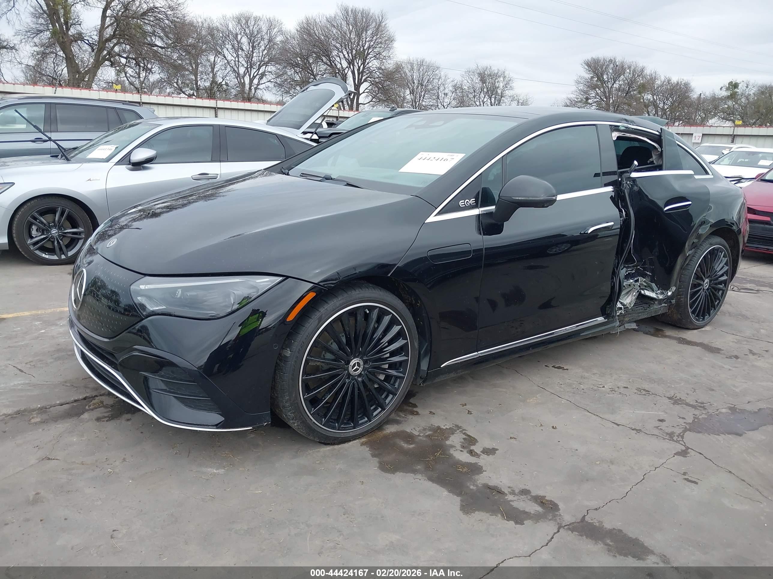 MERCEDES-BENZ EQE image 2