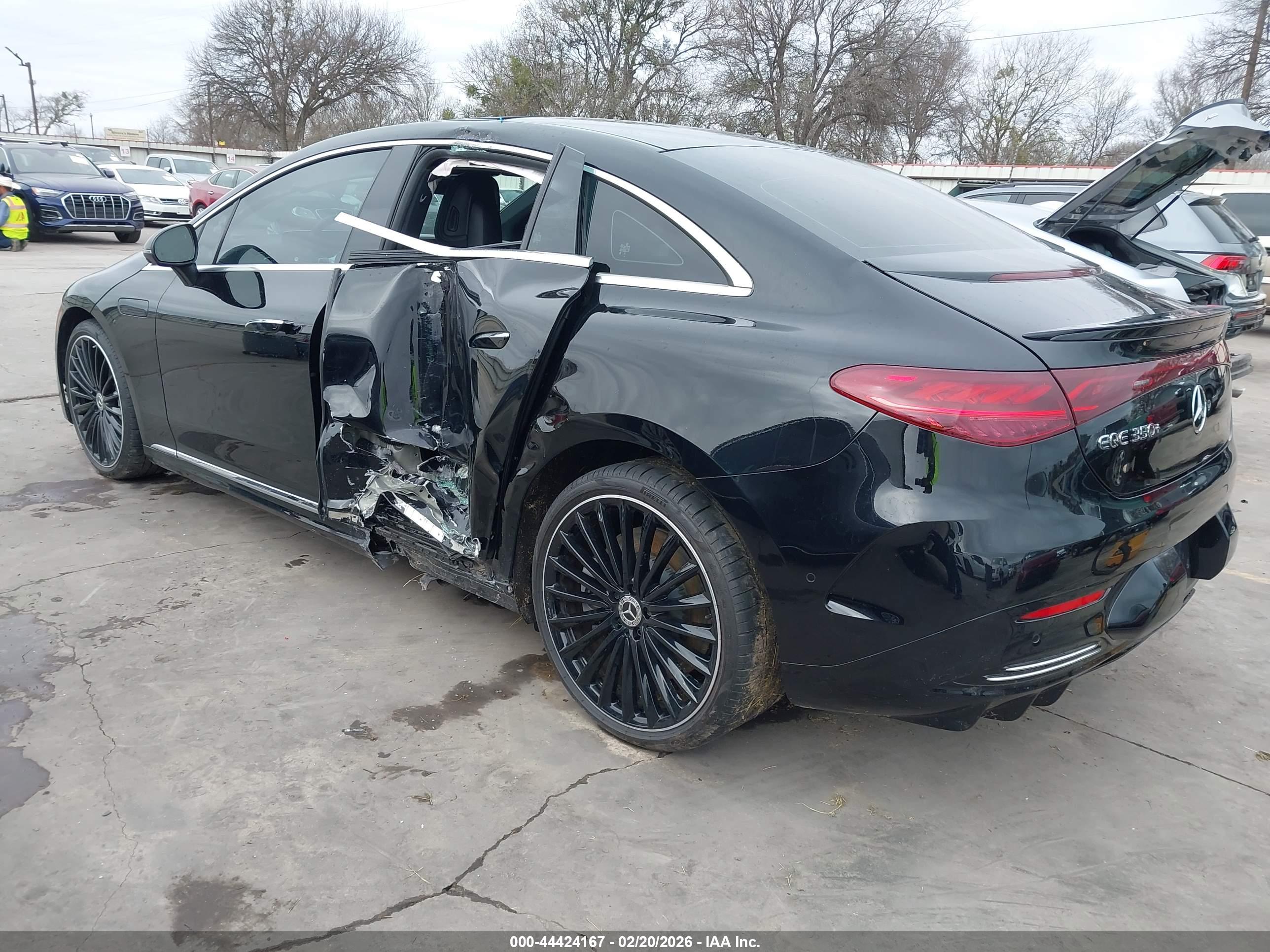 MERCEDES-BENZ EQE image 3