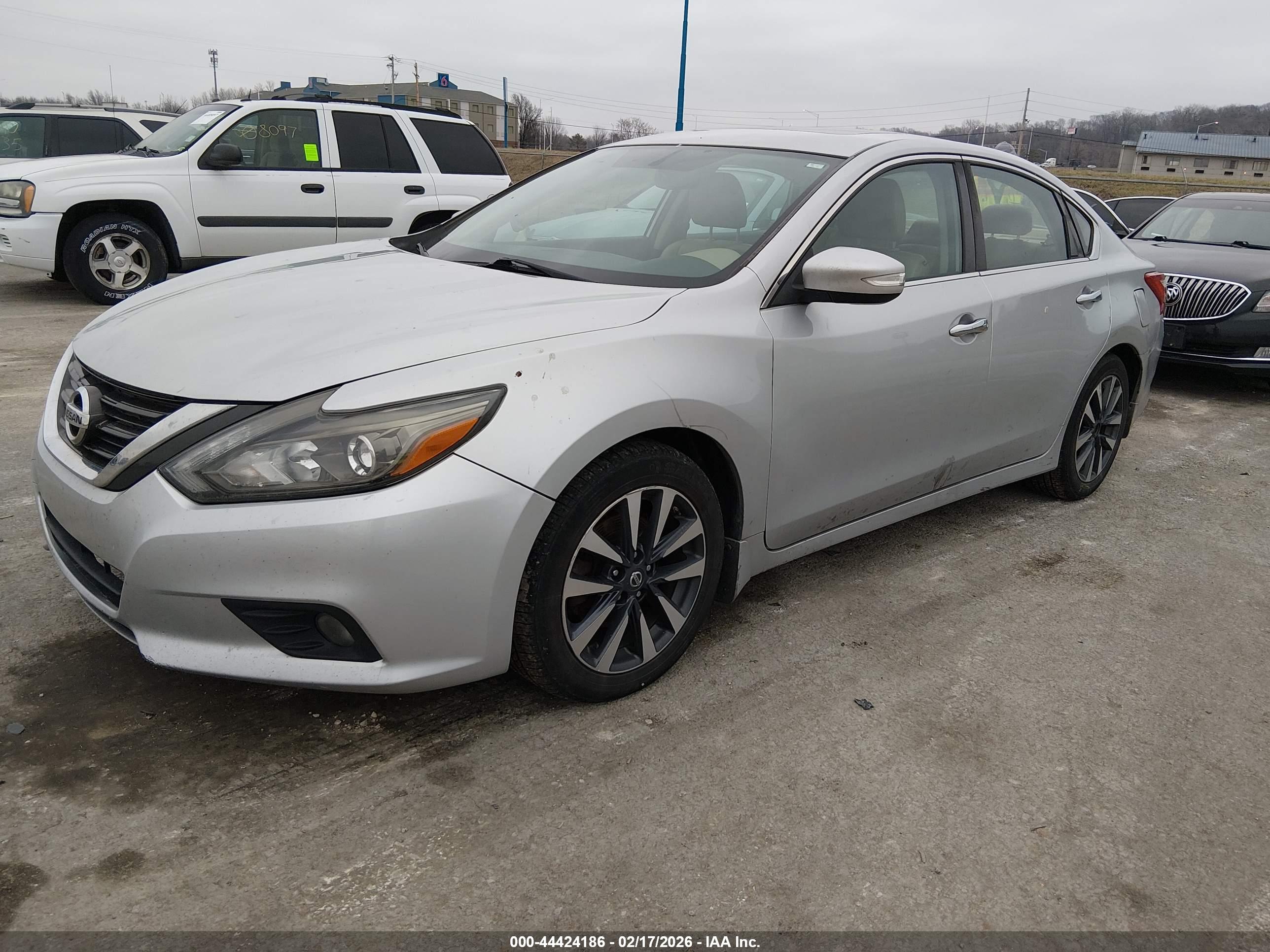 NISSAN ALTIMA image 2