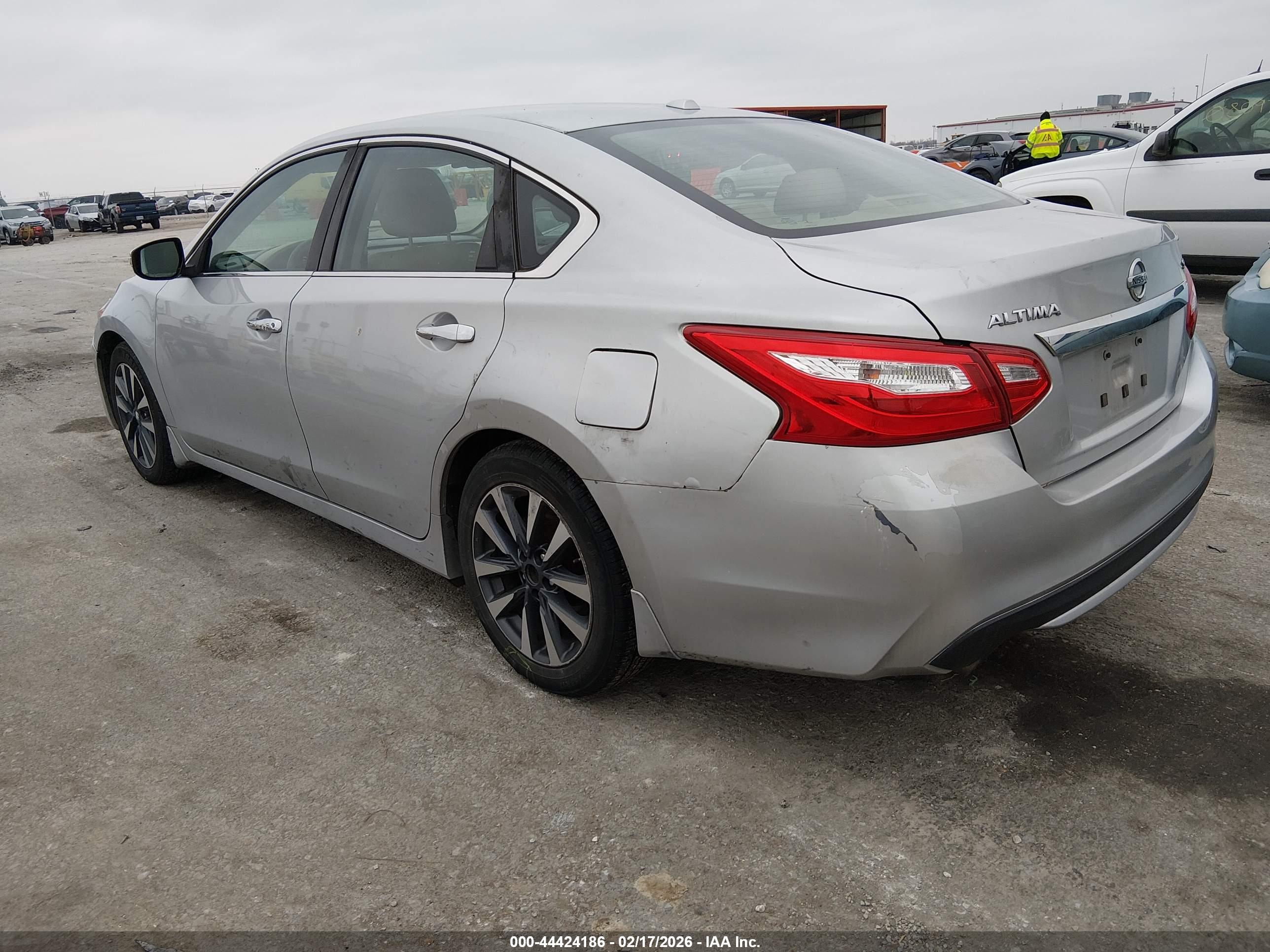 NISSAN ALTIMA image 3