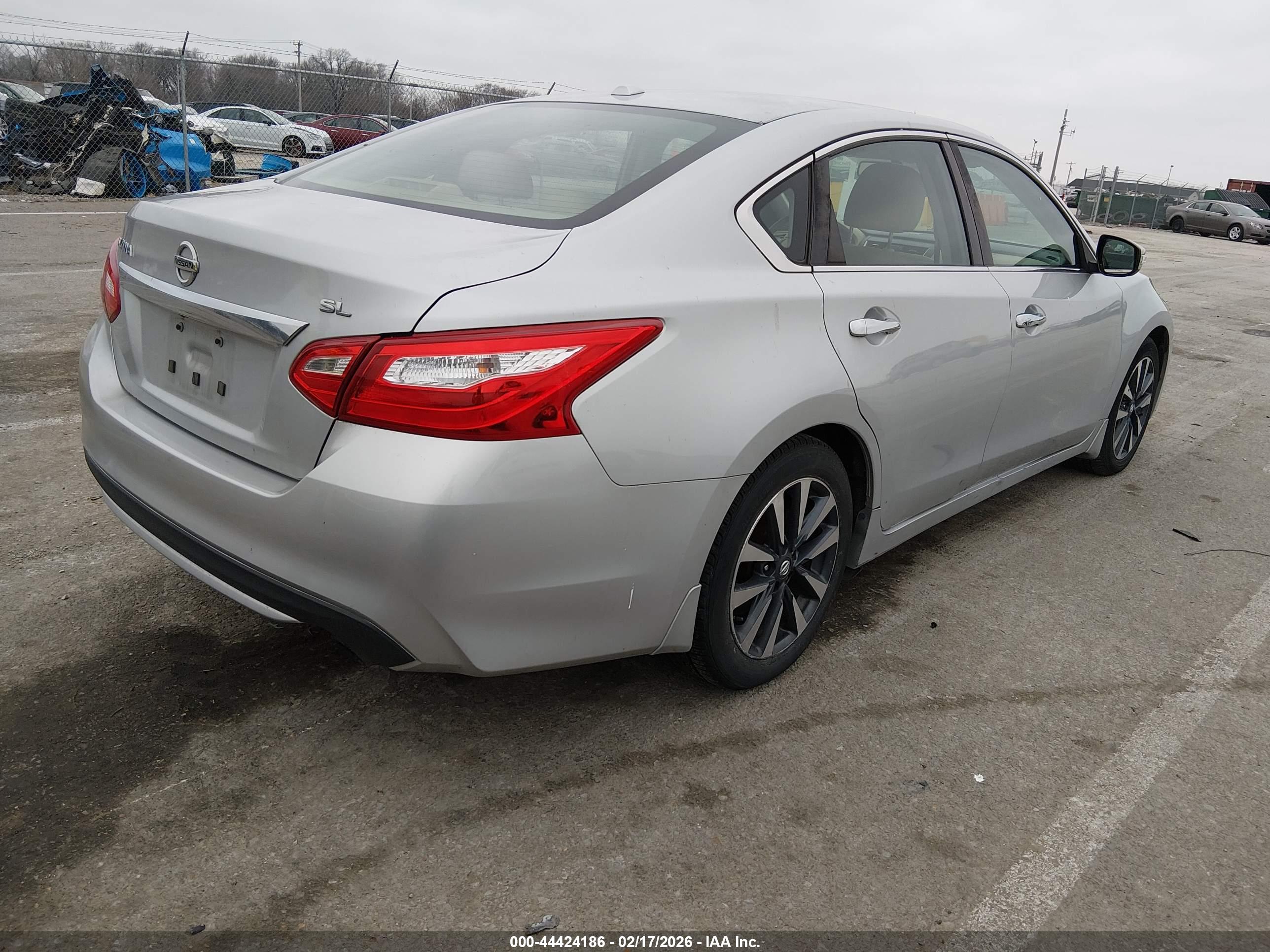 NISSAN ALTIMA image 4
