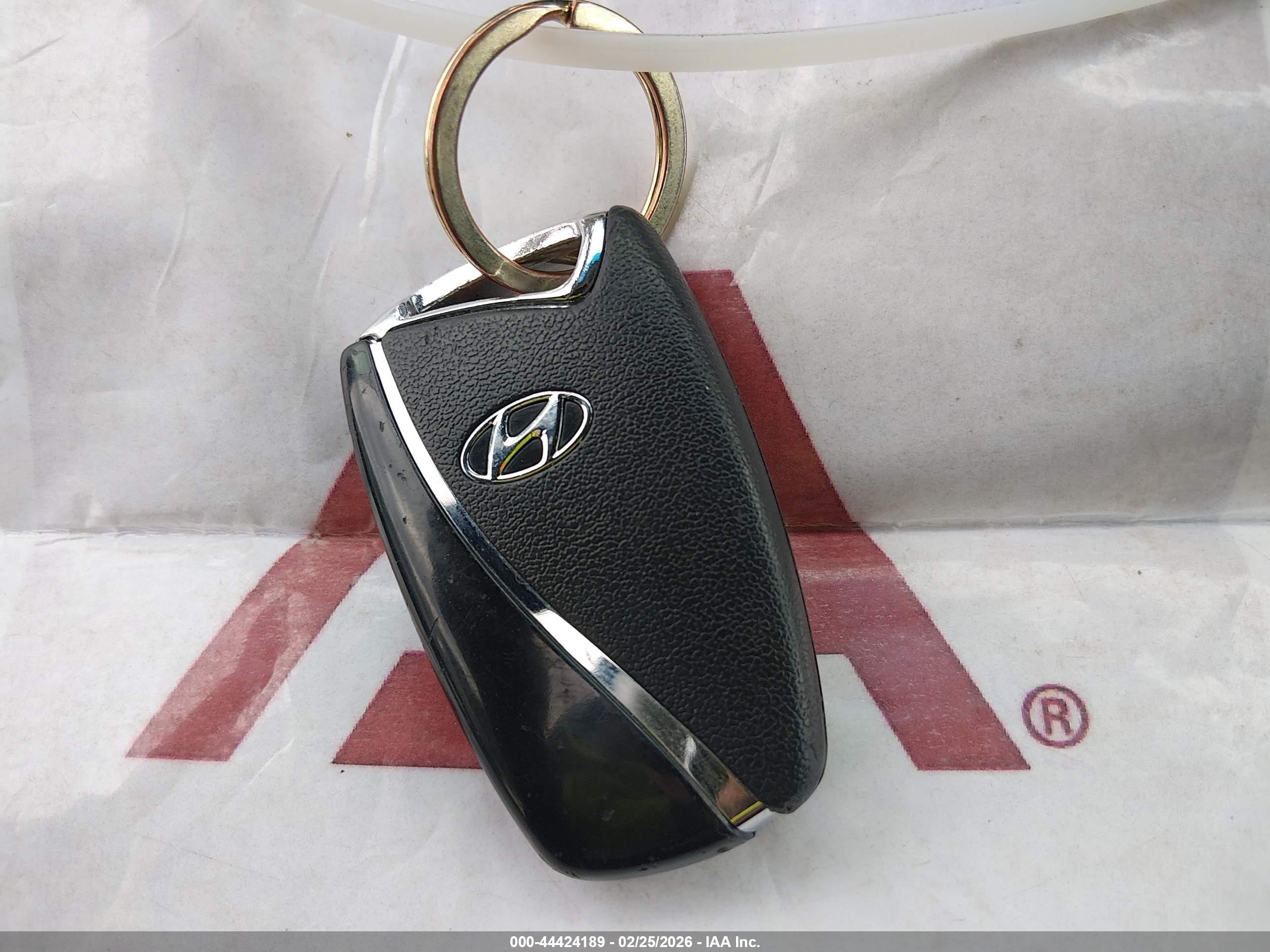 HYUNDAI SANTA image 11