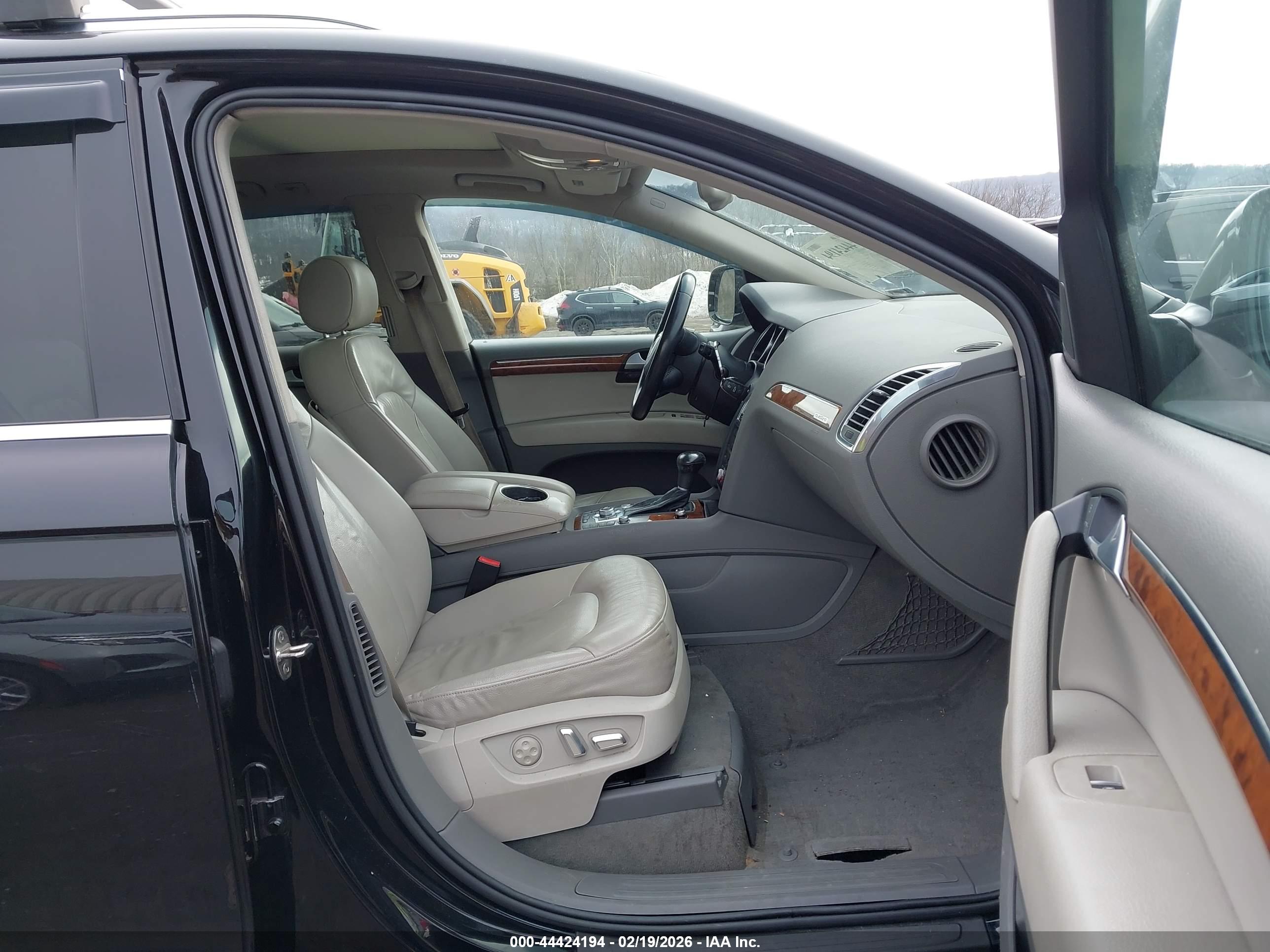 AUDI Q7 image 5