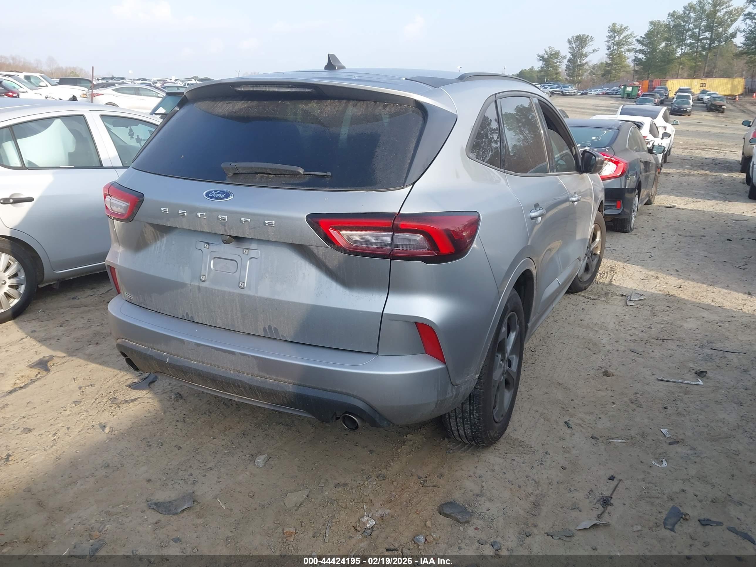 FORD ESCAPE image 4
