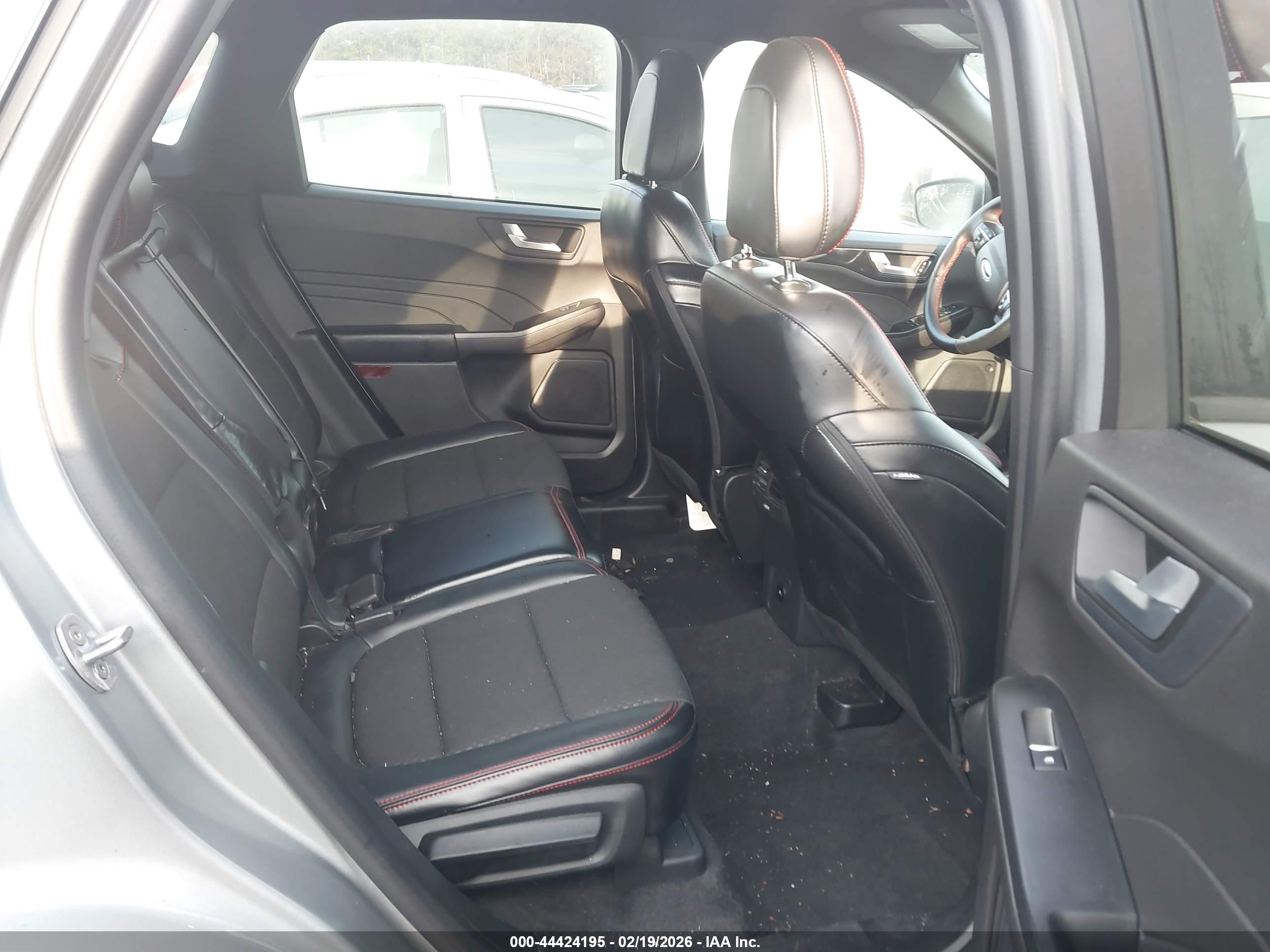 FORD ESCAPE image 8
