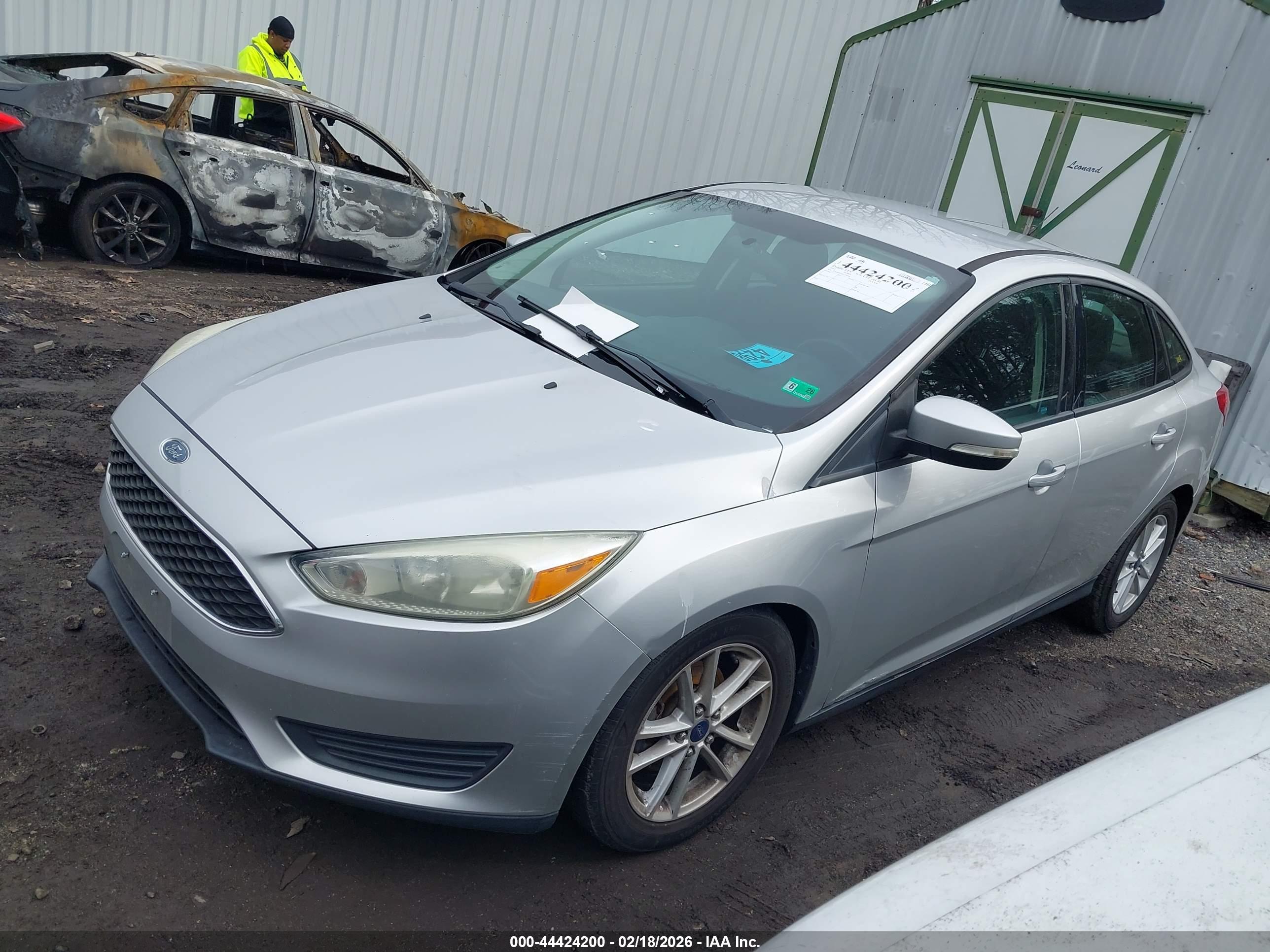 FORD FOCUS image 2