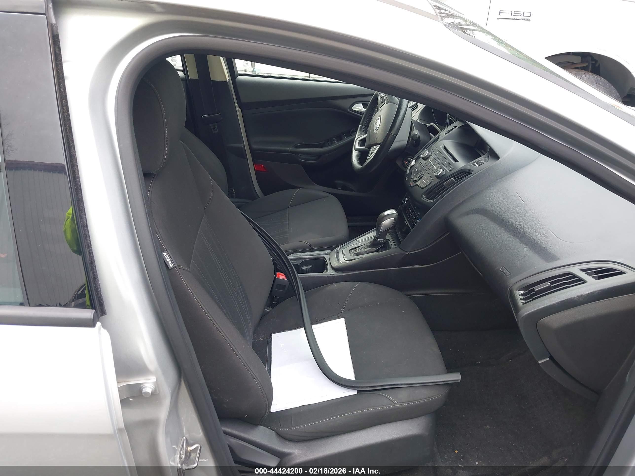 FORD FOCUS image 5