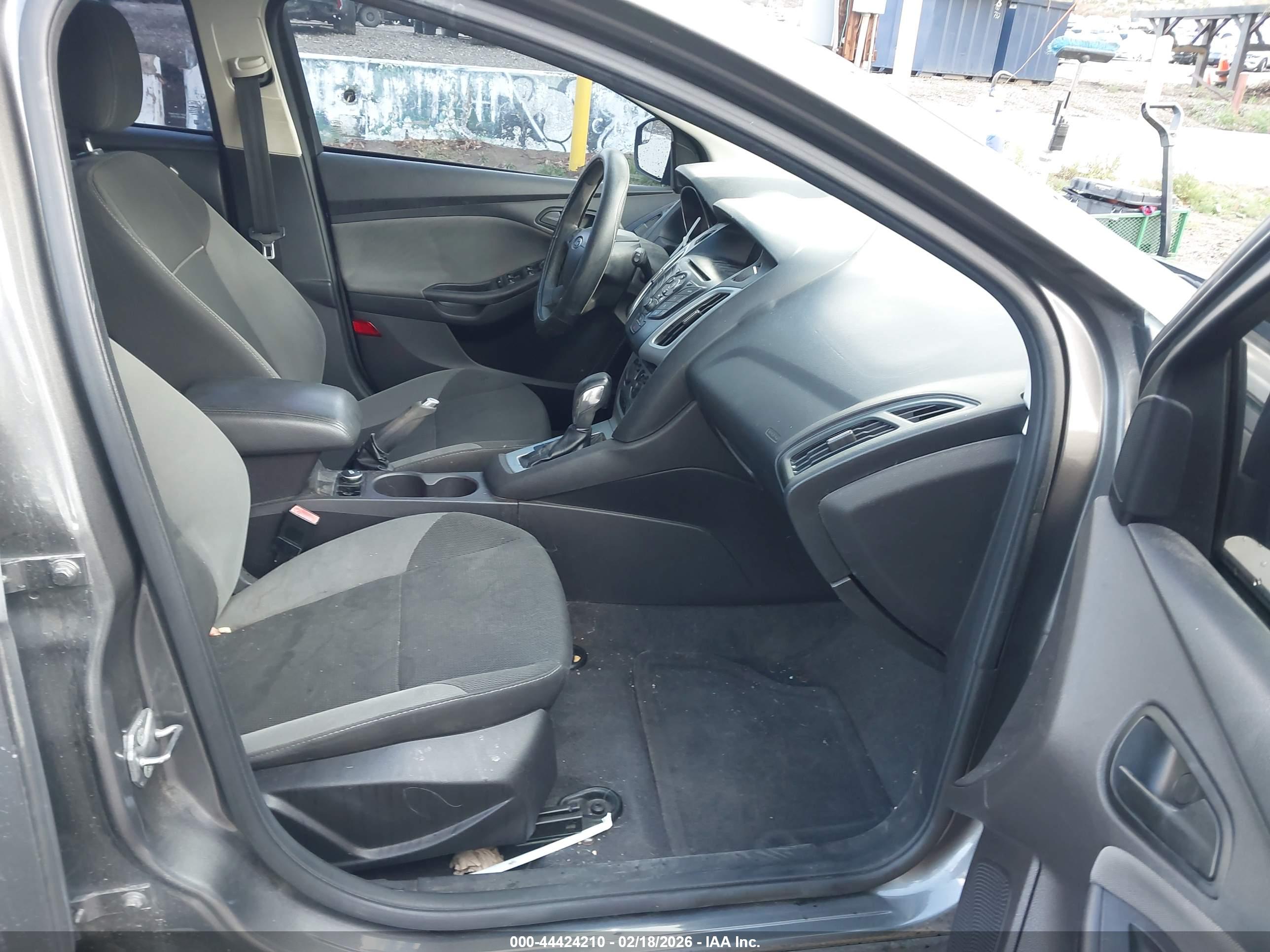 FORD FOCUS image 5