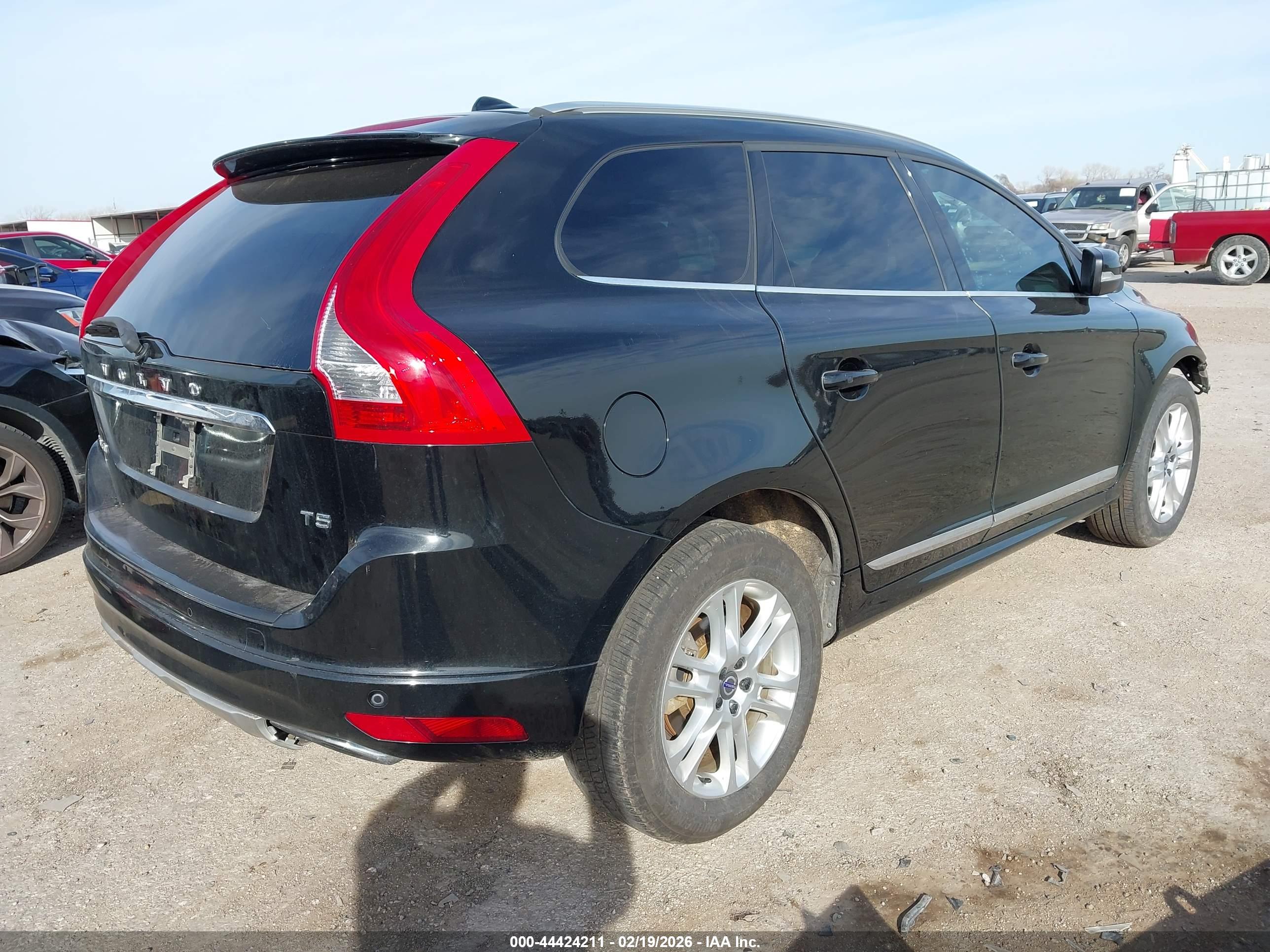 VOLVO XC60 image 4