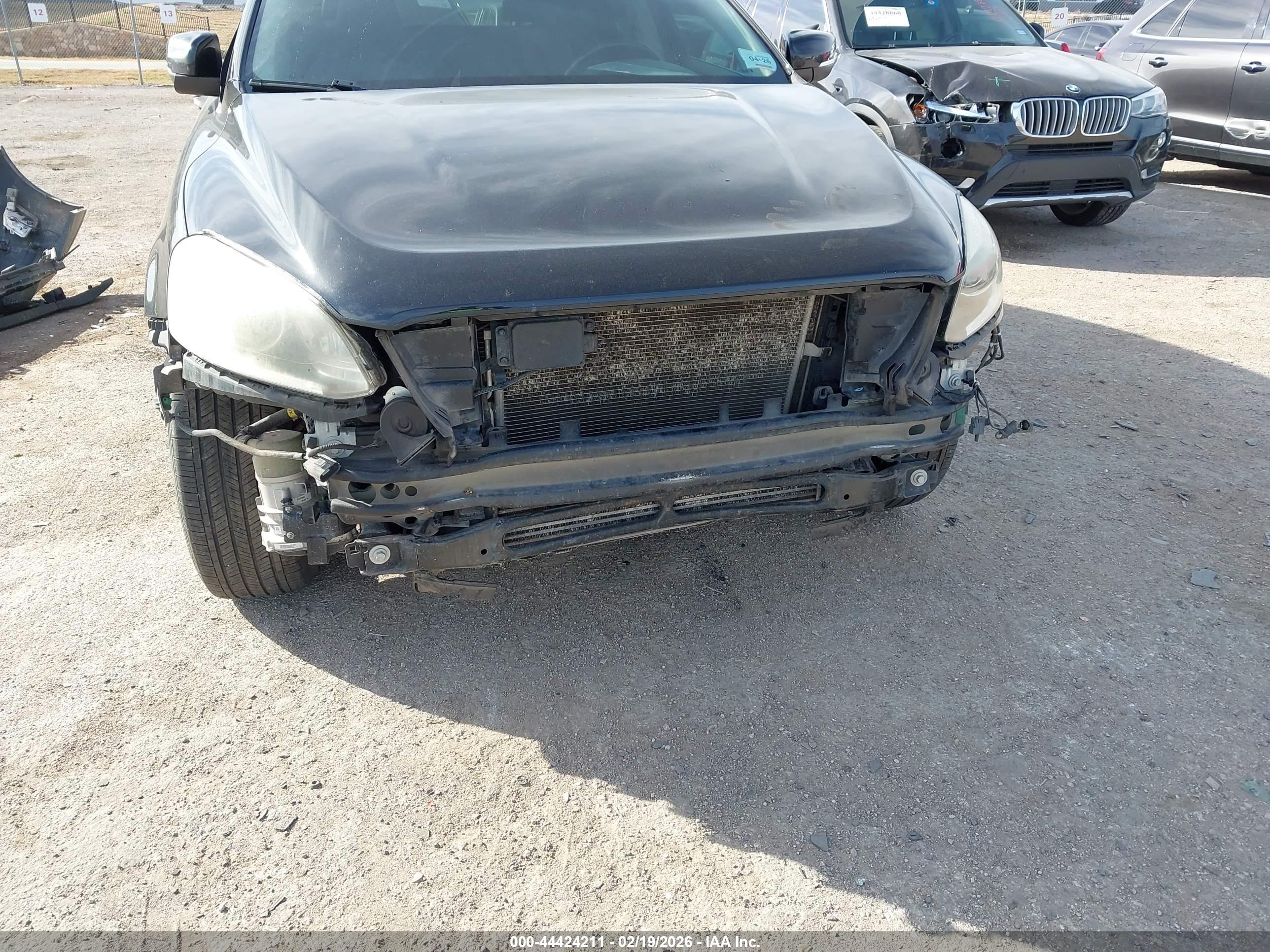 VOLVO XC60 image 6