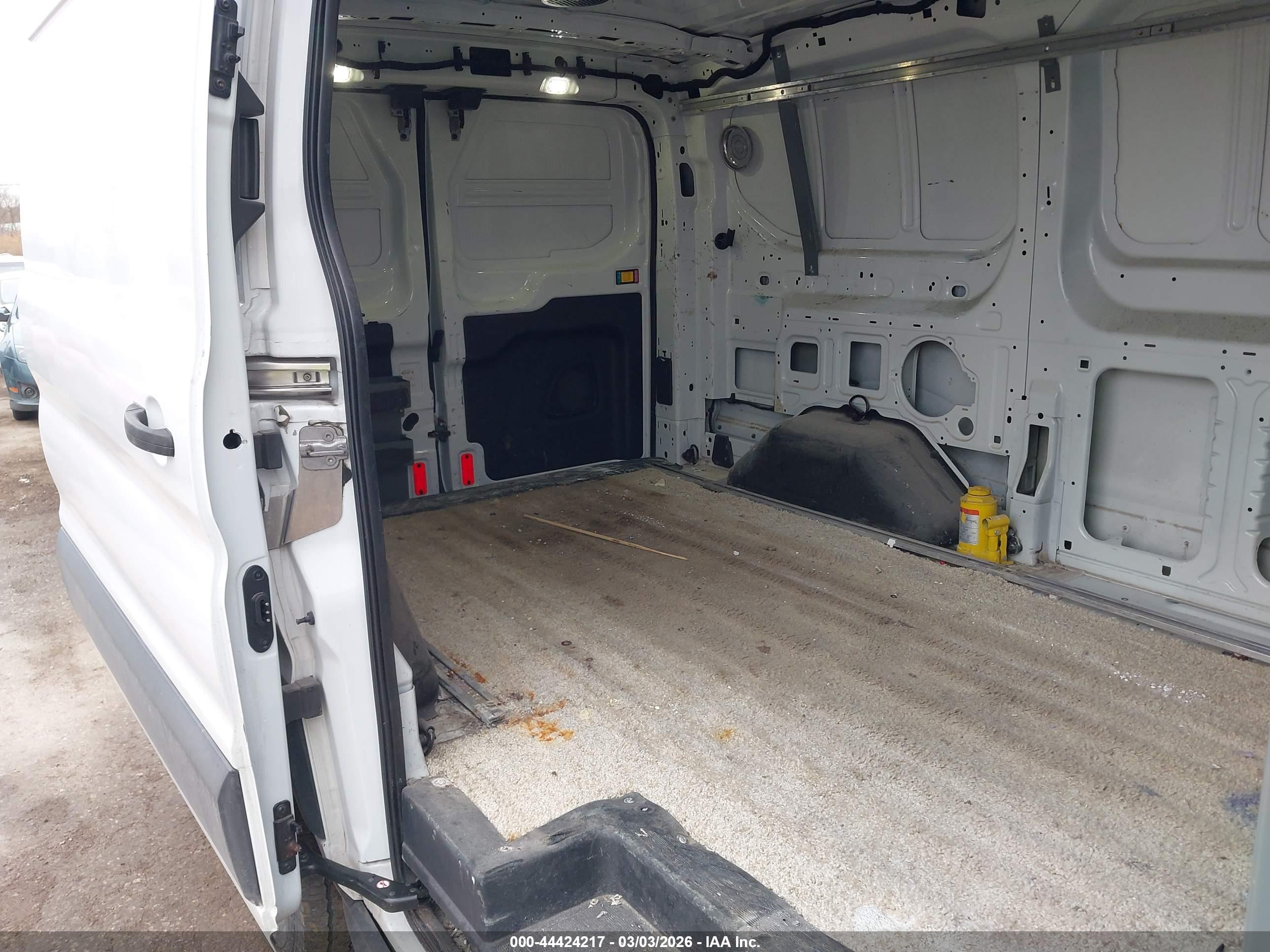 FORD TRANSIT-250 image 8