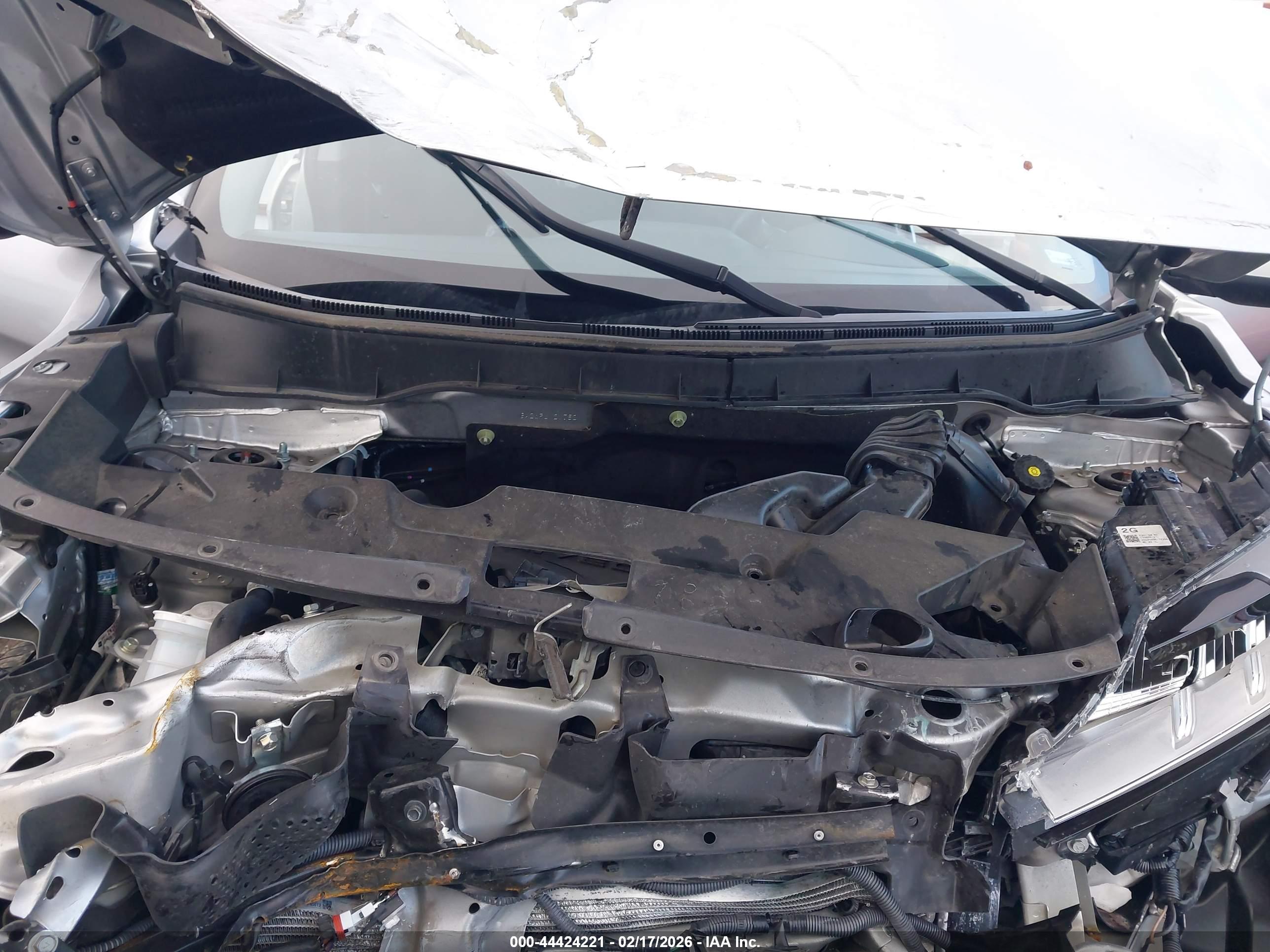 MITSUBISHI OUTLANDER image 10