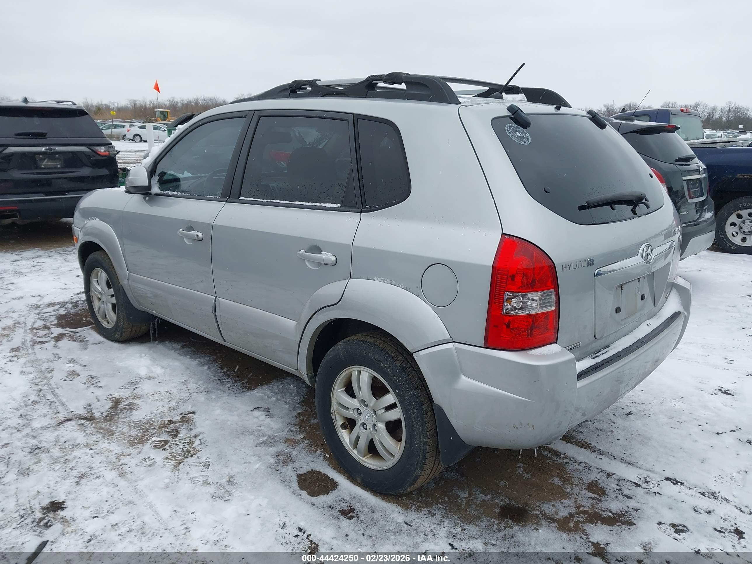 HYUNDAI TUCSON image 3
