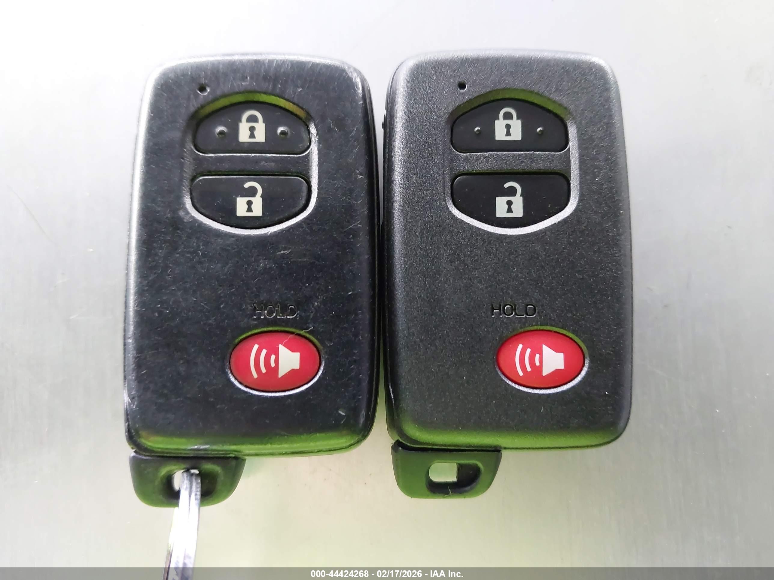 TOYOTA PRIUS image 11