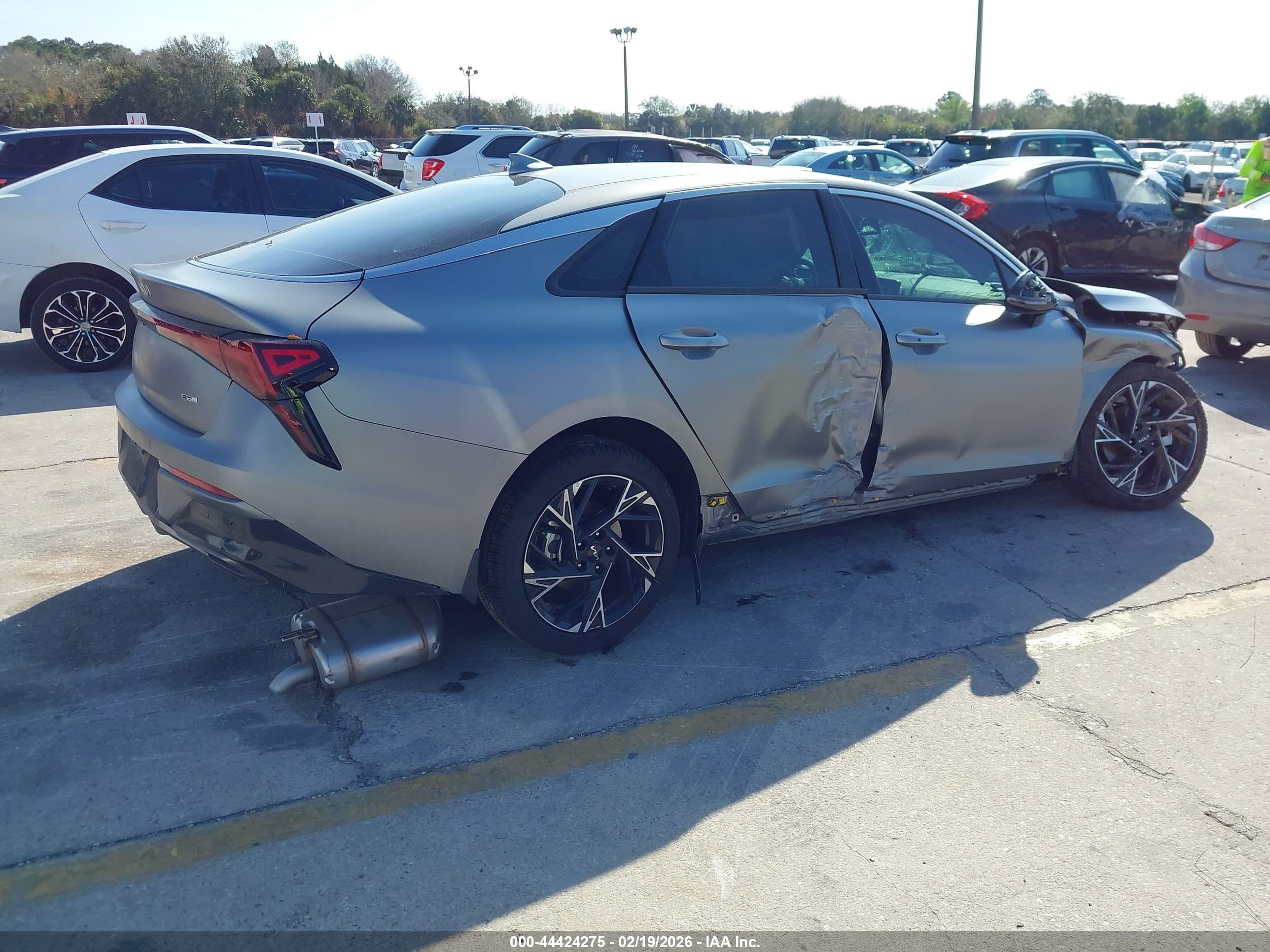 KIA K5 image 4
