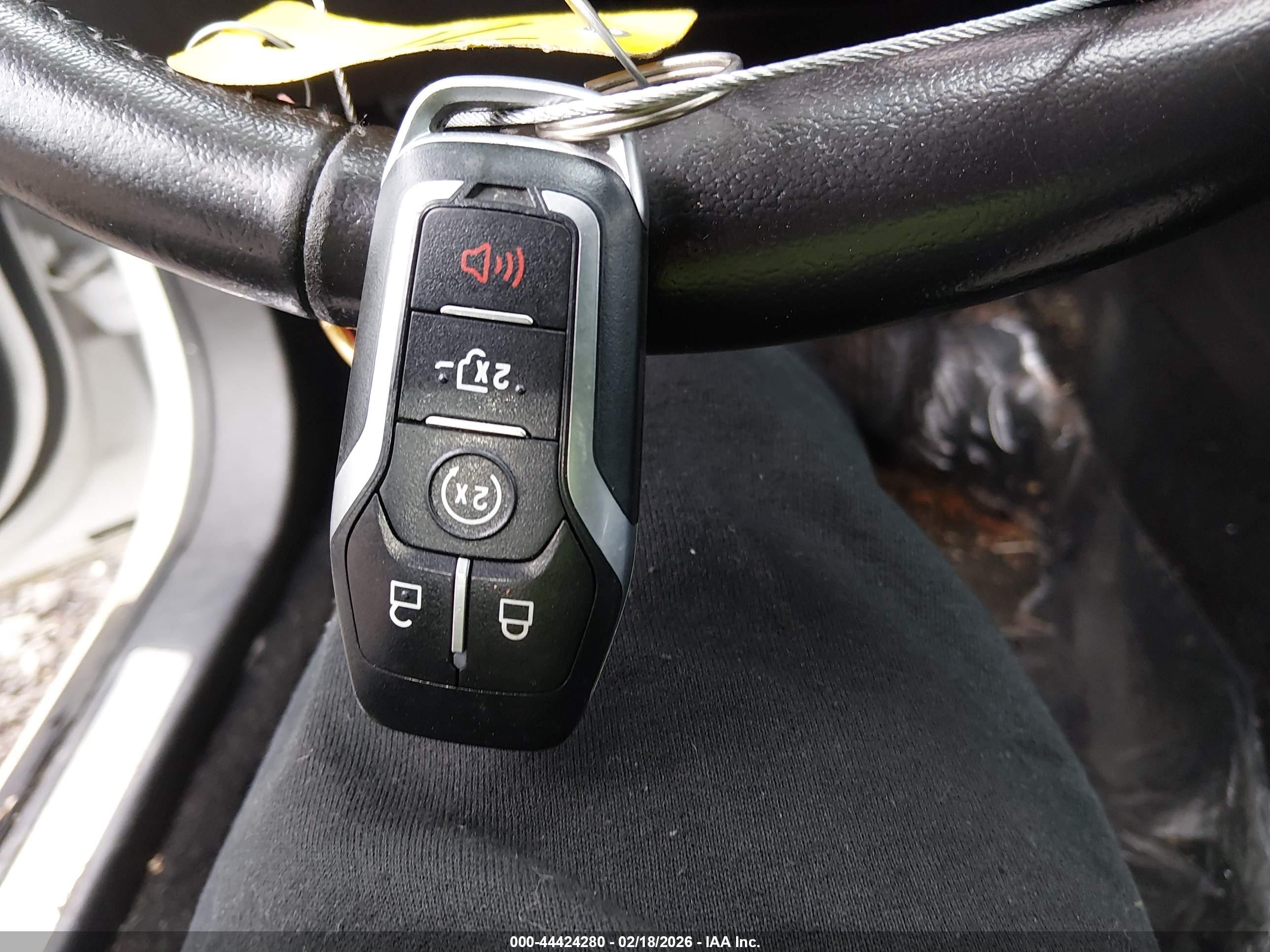 FORD FUSION image 11