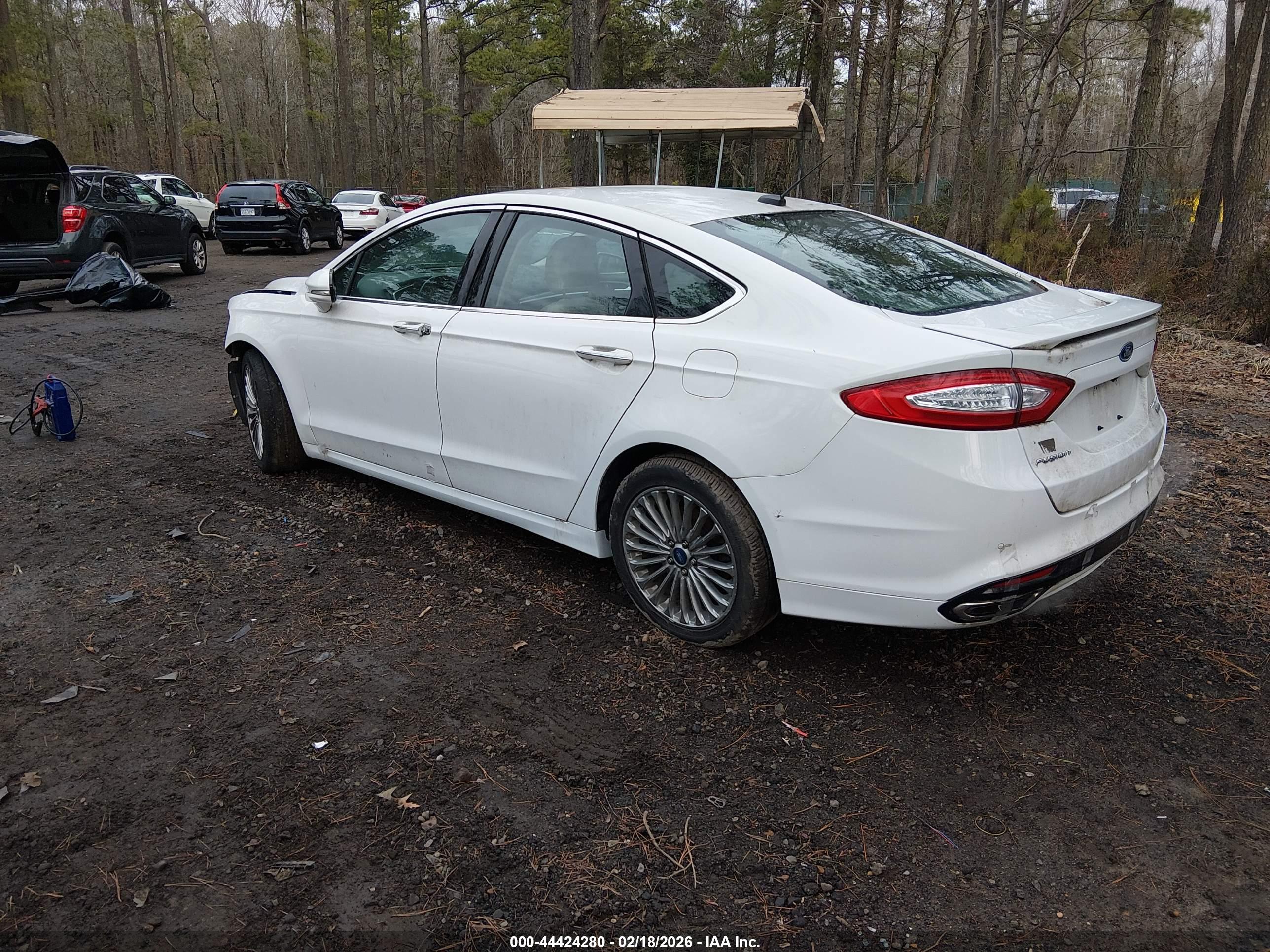 FORD FUSION image 3