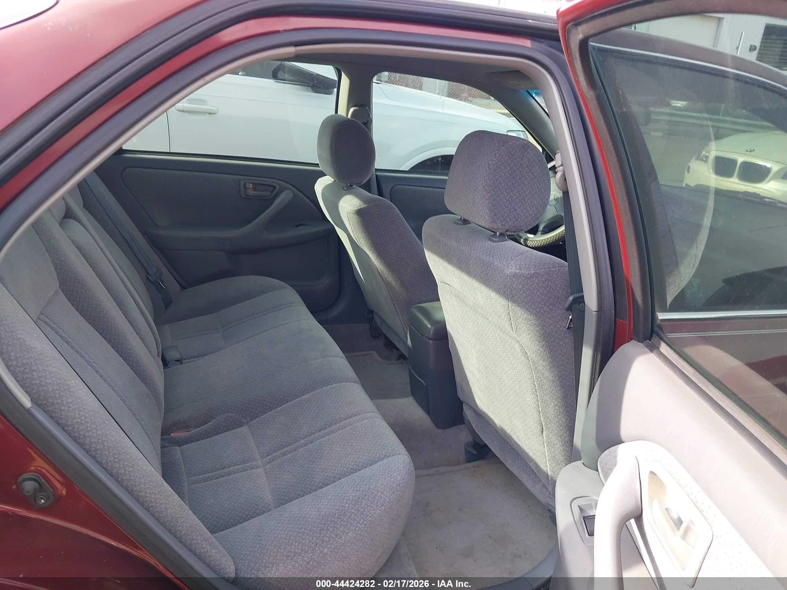 TOYOTA CAMRY image 8
