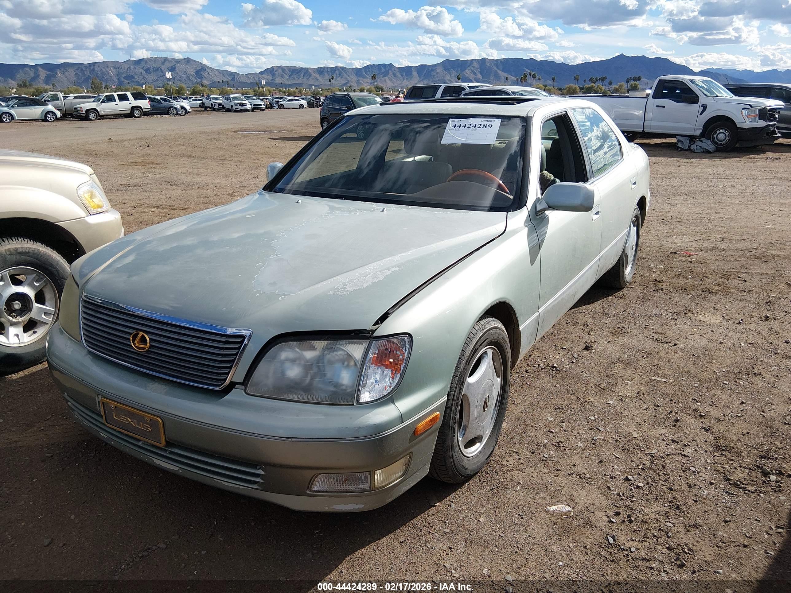 LEXUS LS image 6