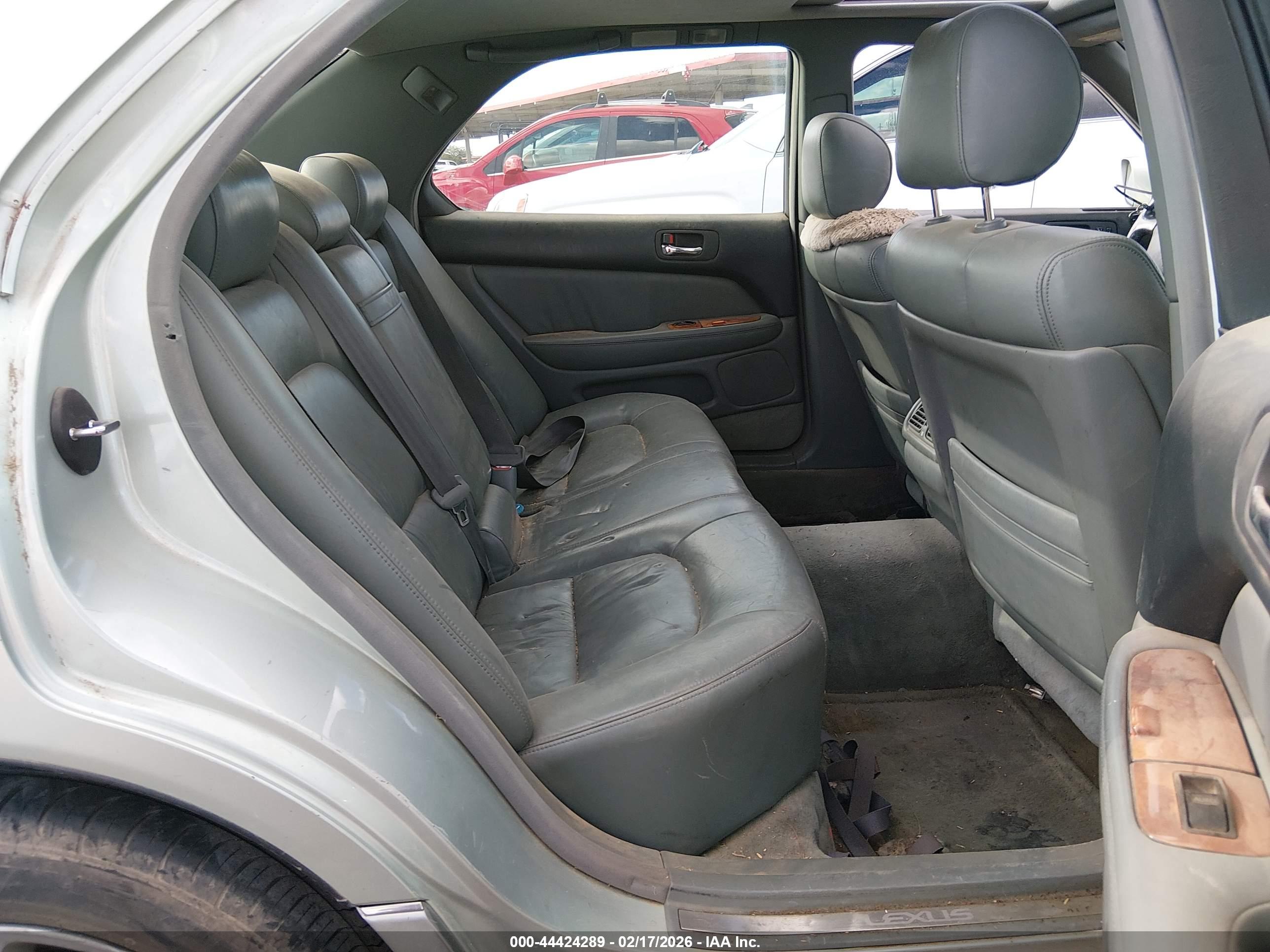 LEXUS LS image 8