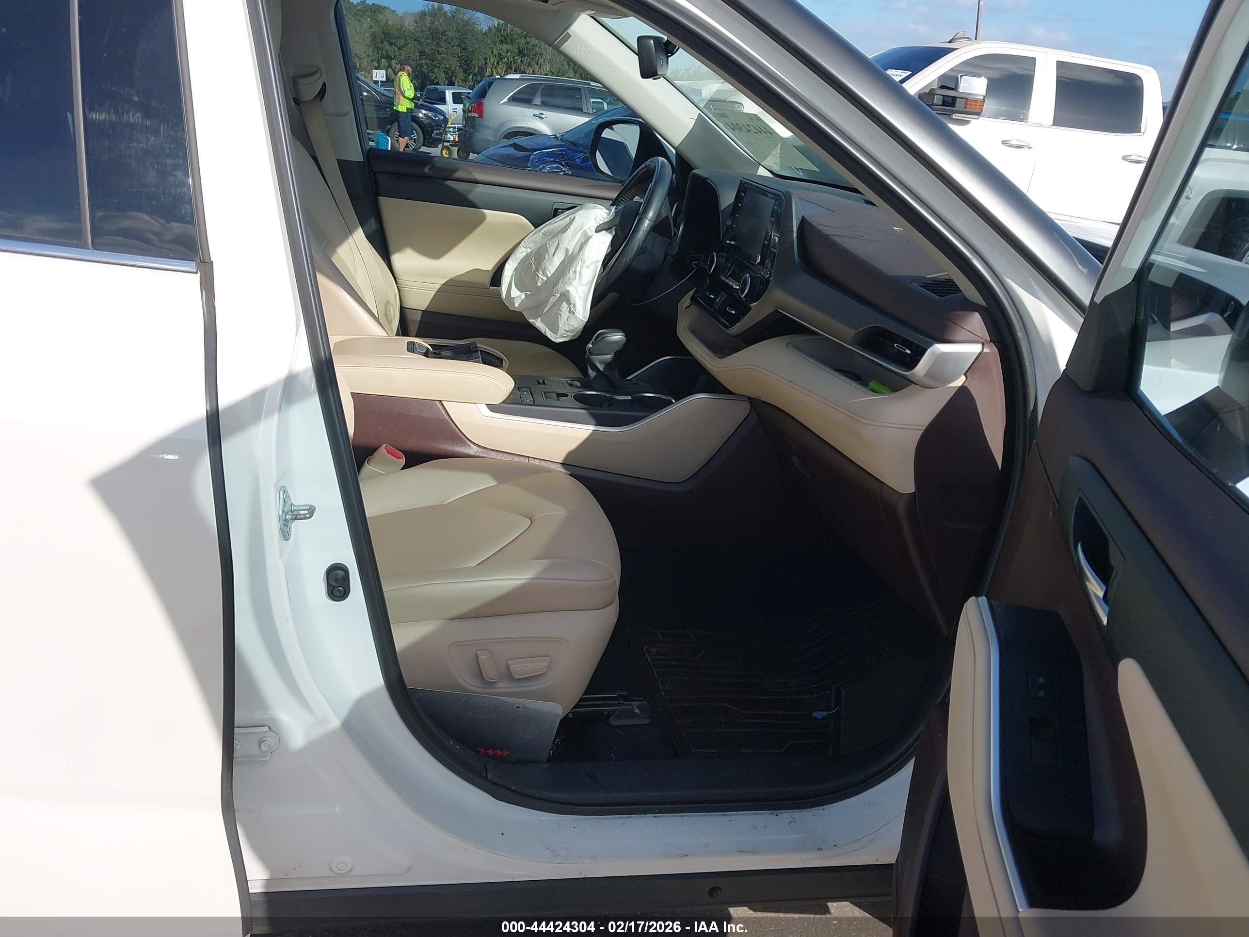 TOYOTA HIGHLANDER image 5