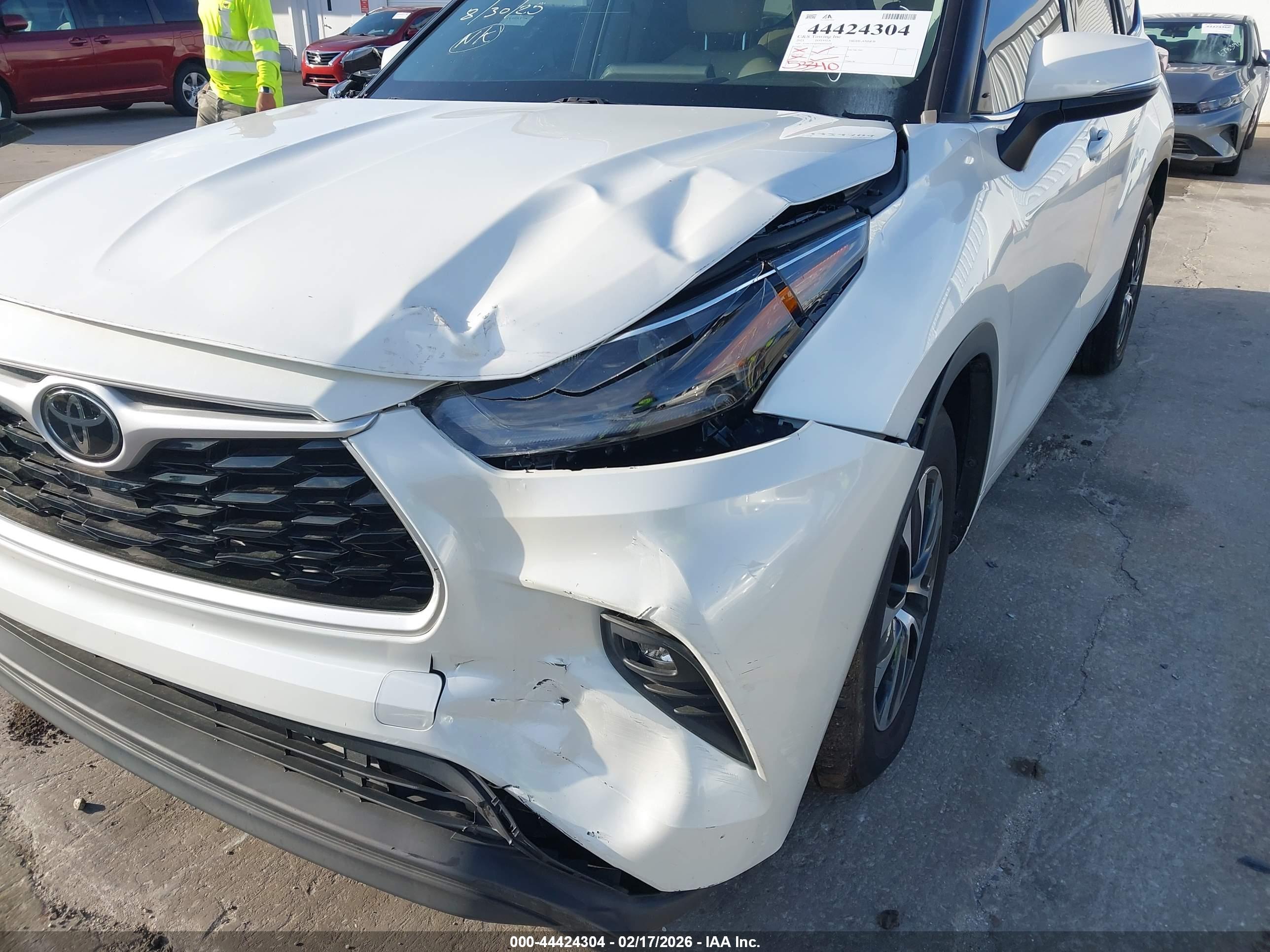 TOYOTA HIGHLANDER image 6