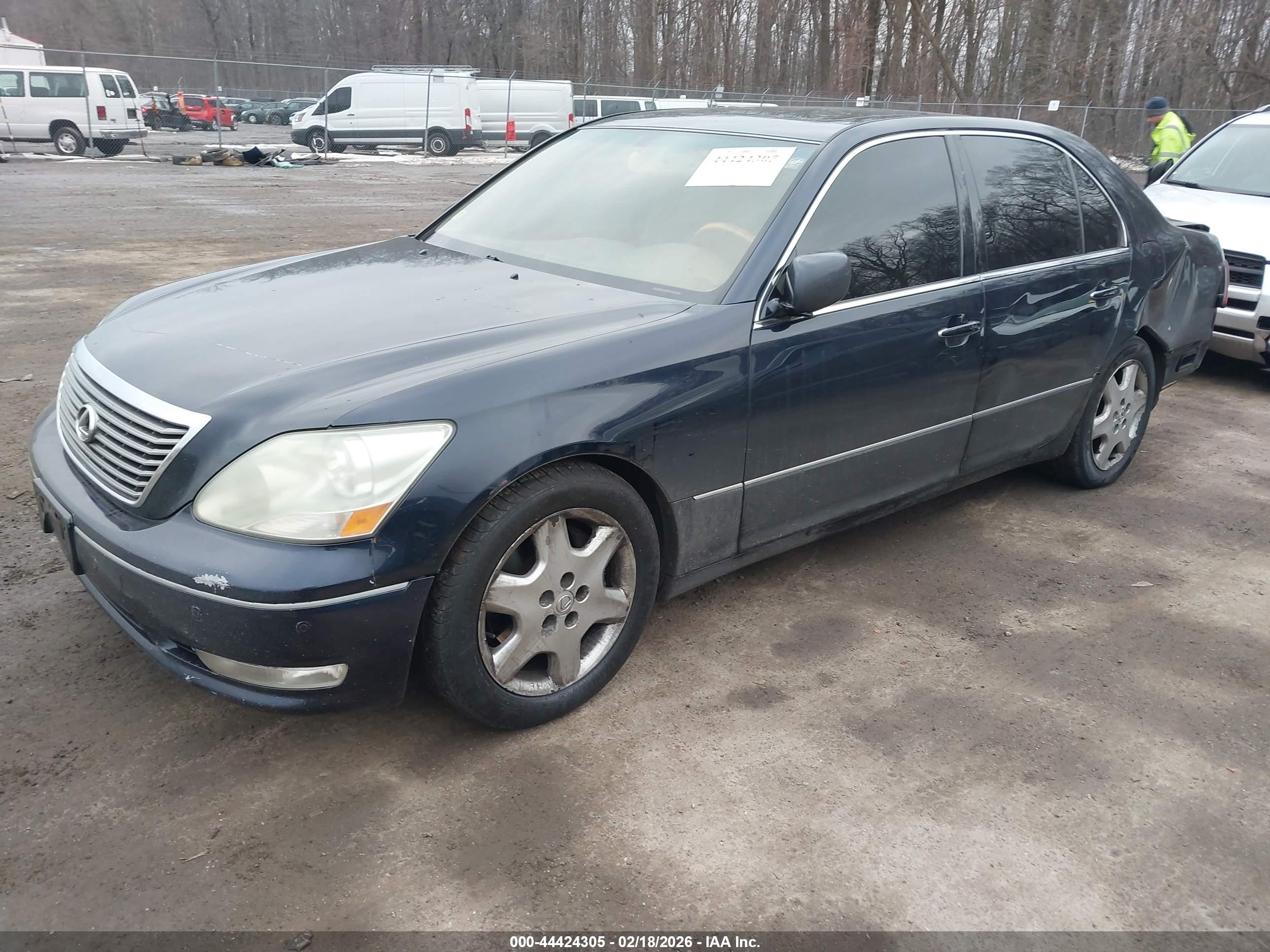 LEXUS LS image 2