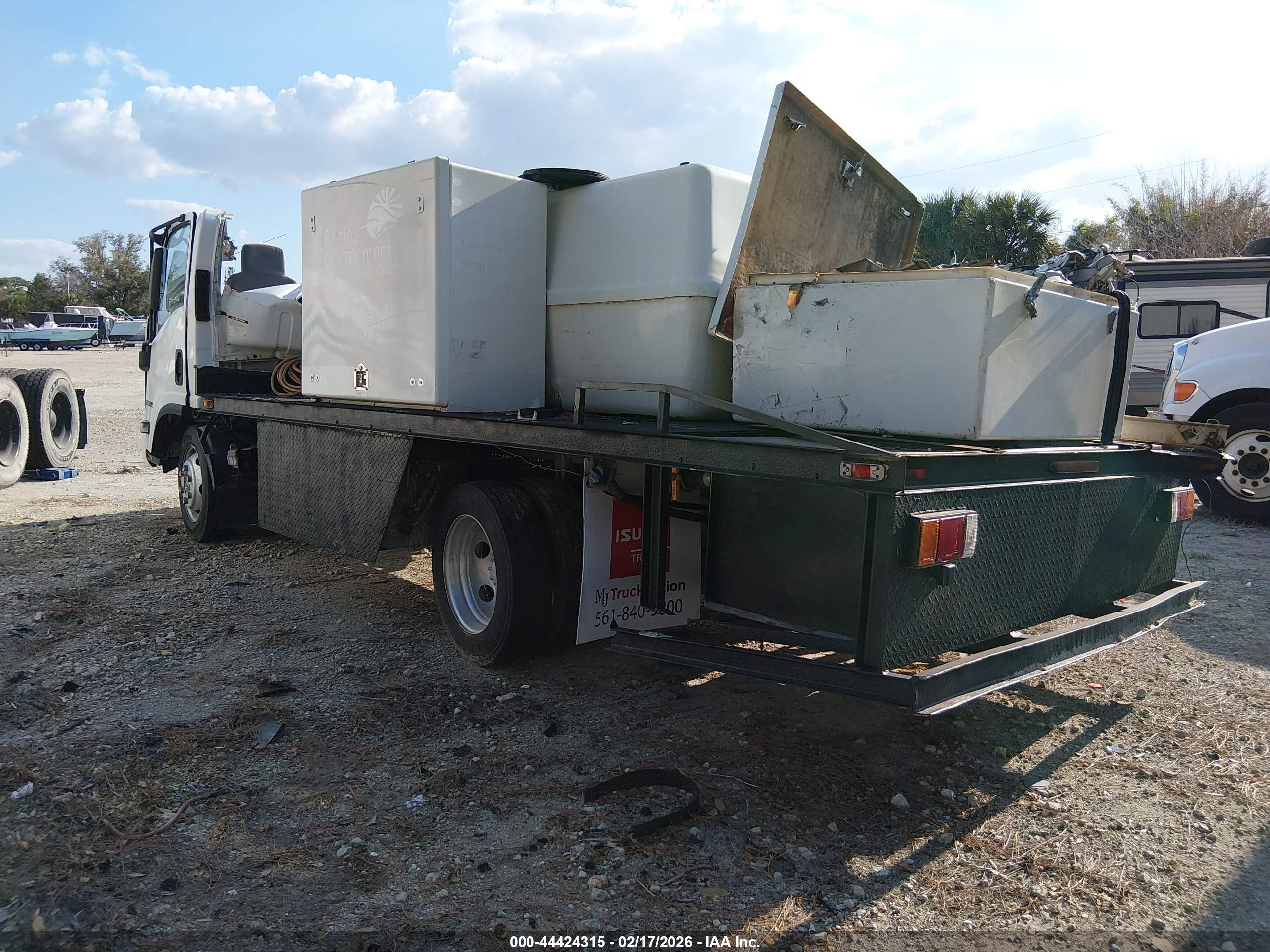ISUZU NPR image 3