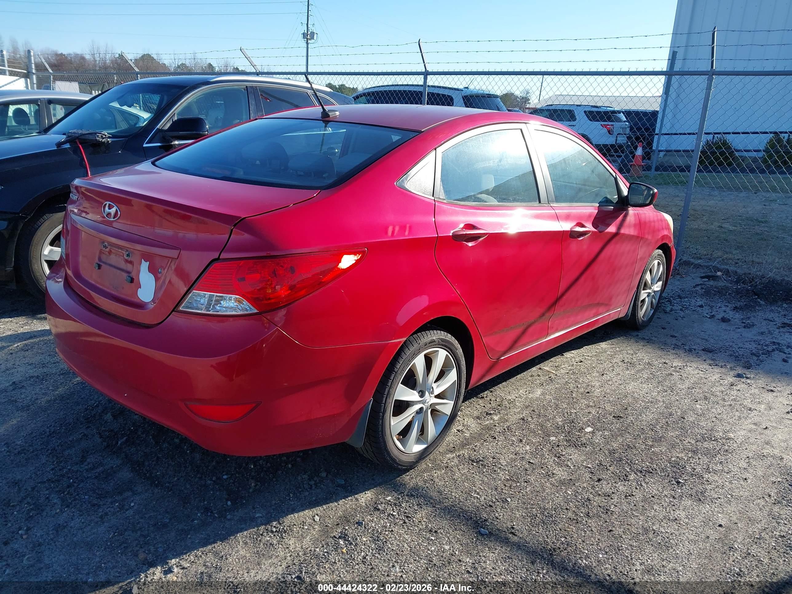 HYUNDAI ACCENT image 4