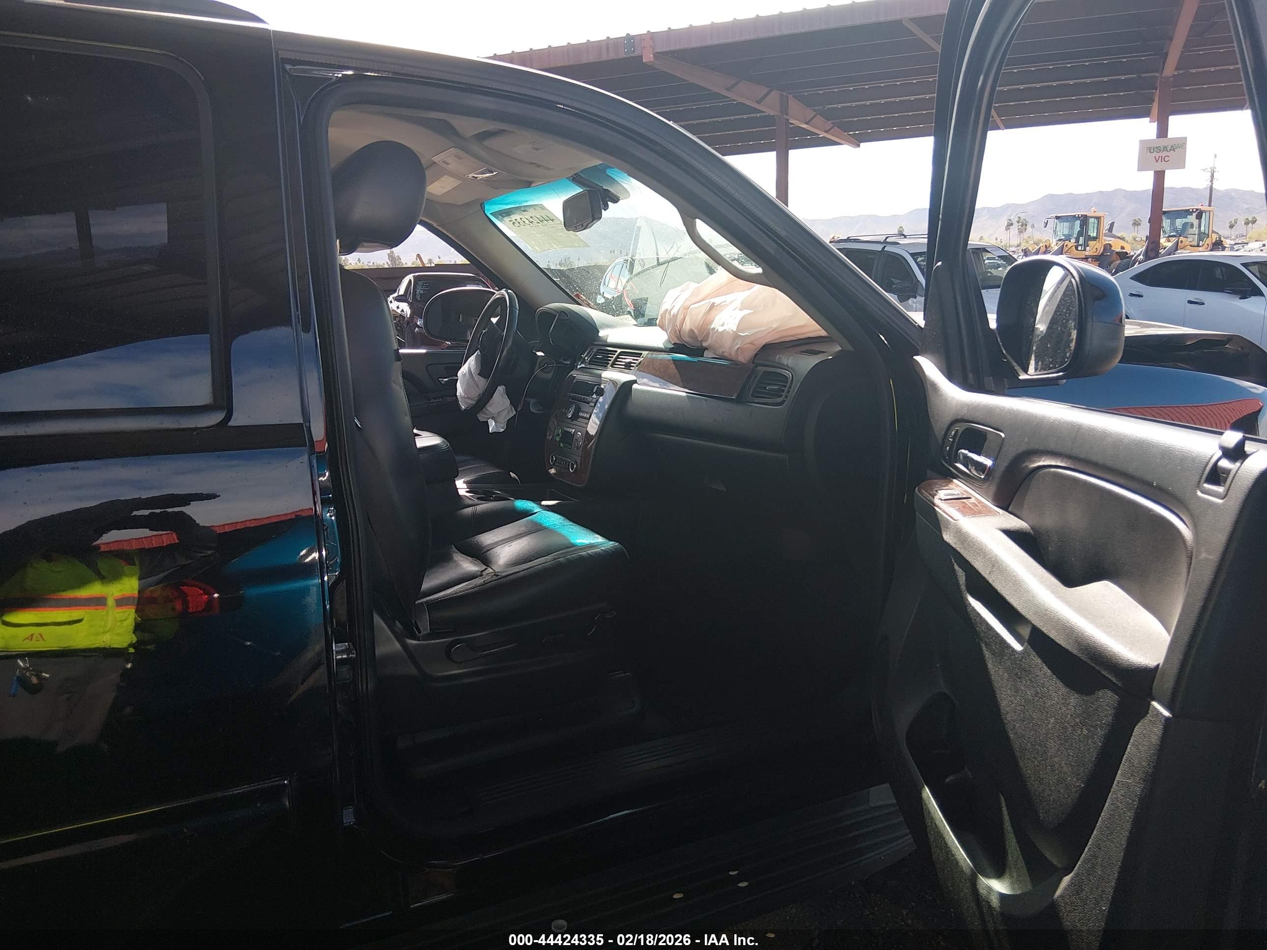 CHEVROLET TAHOE image 5
