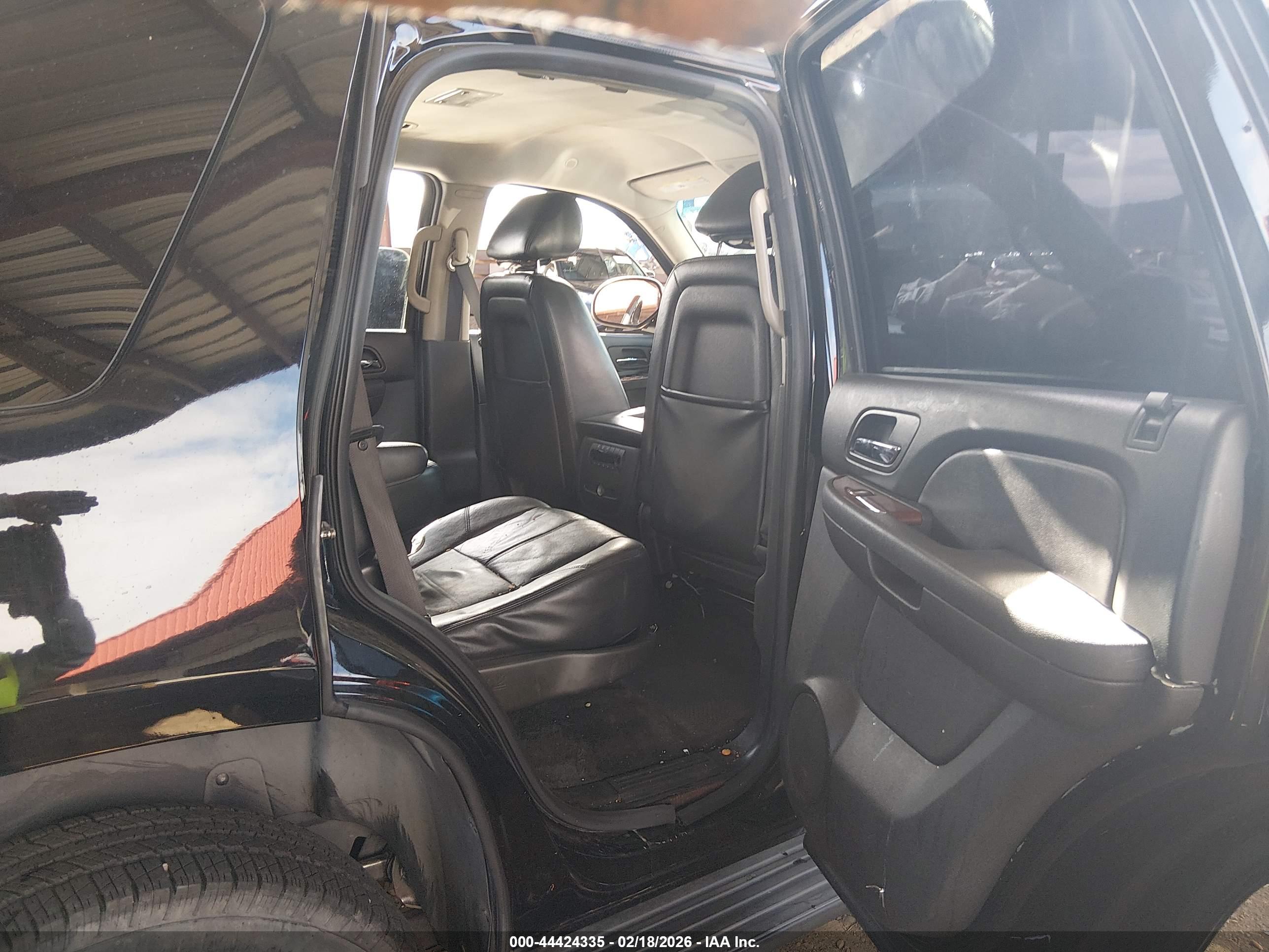 CHEVROLET TAHOE image 8