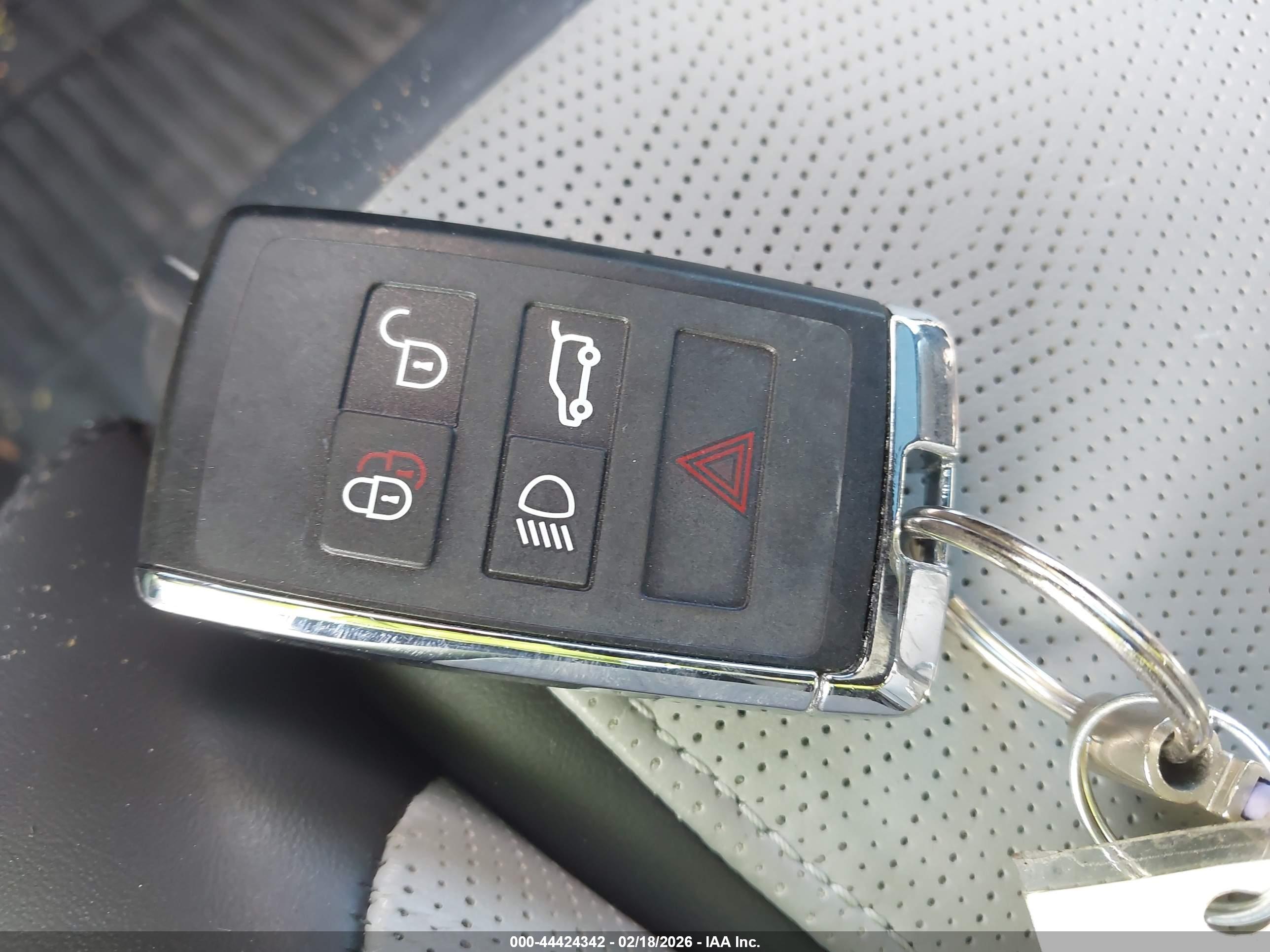 LAND ROVER image 11