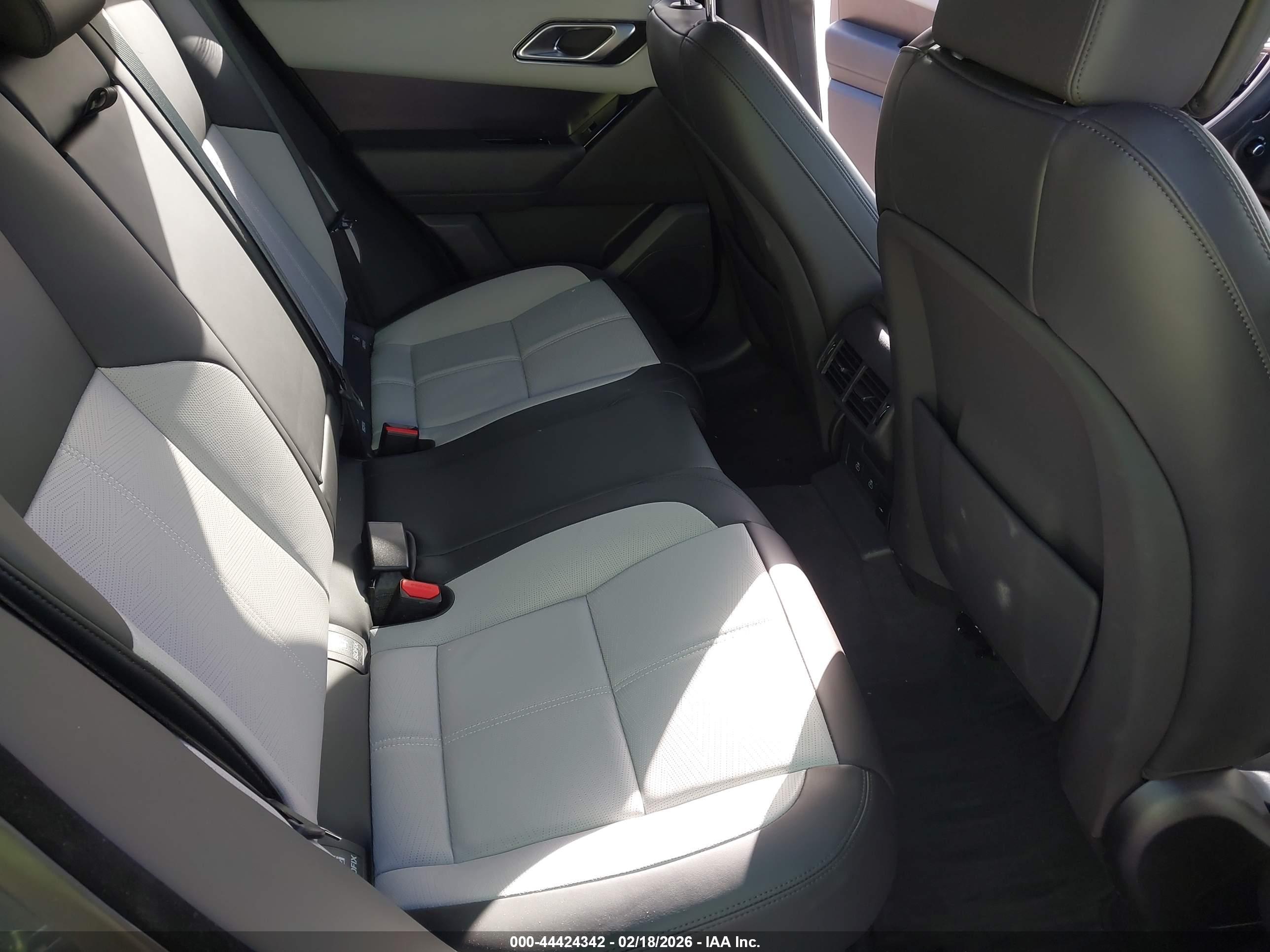 LAND ROVER image 8