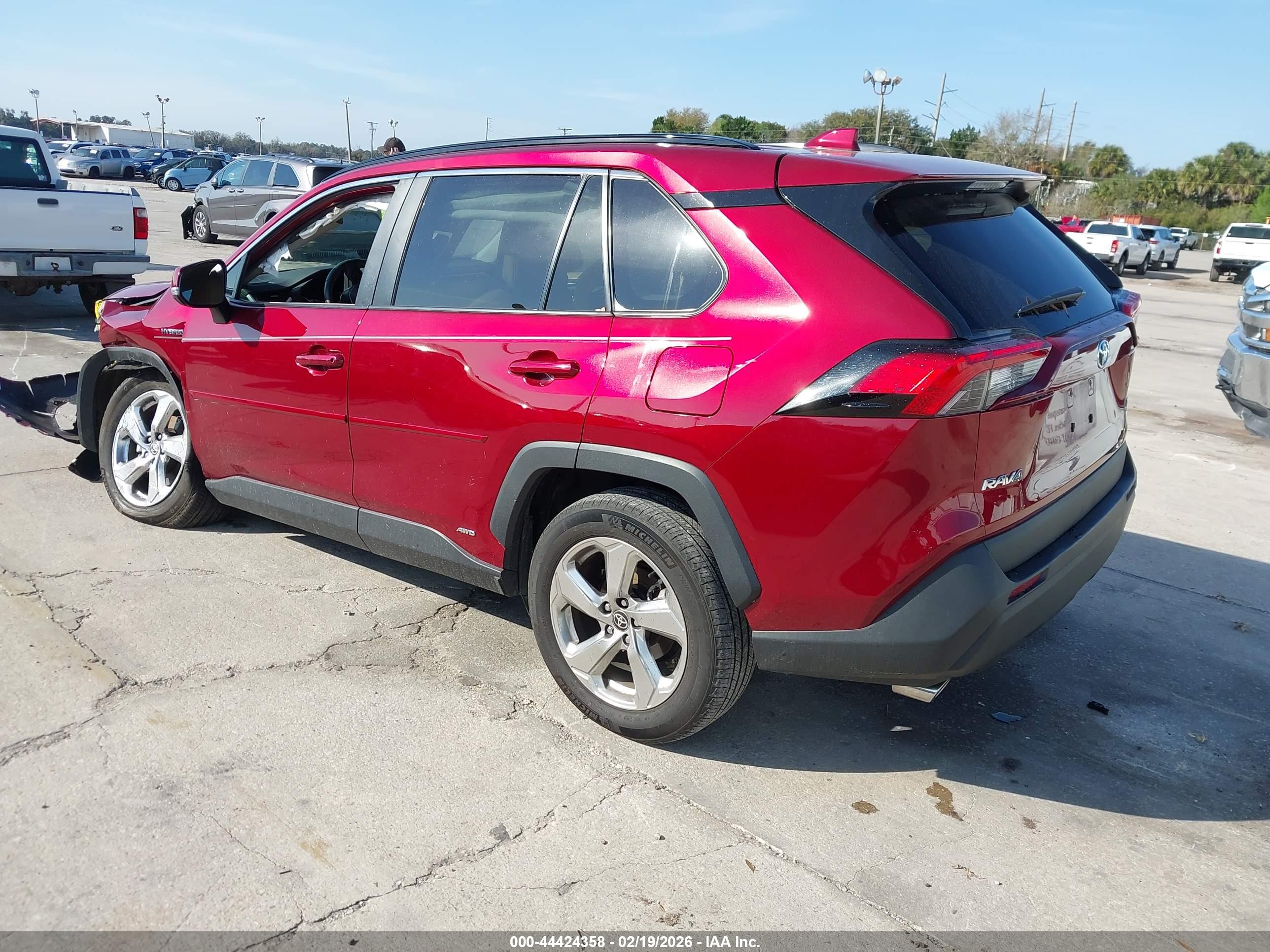 TOYOTA RAV4 image 3