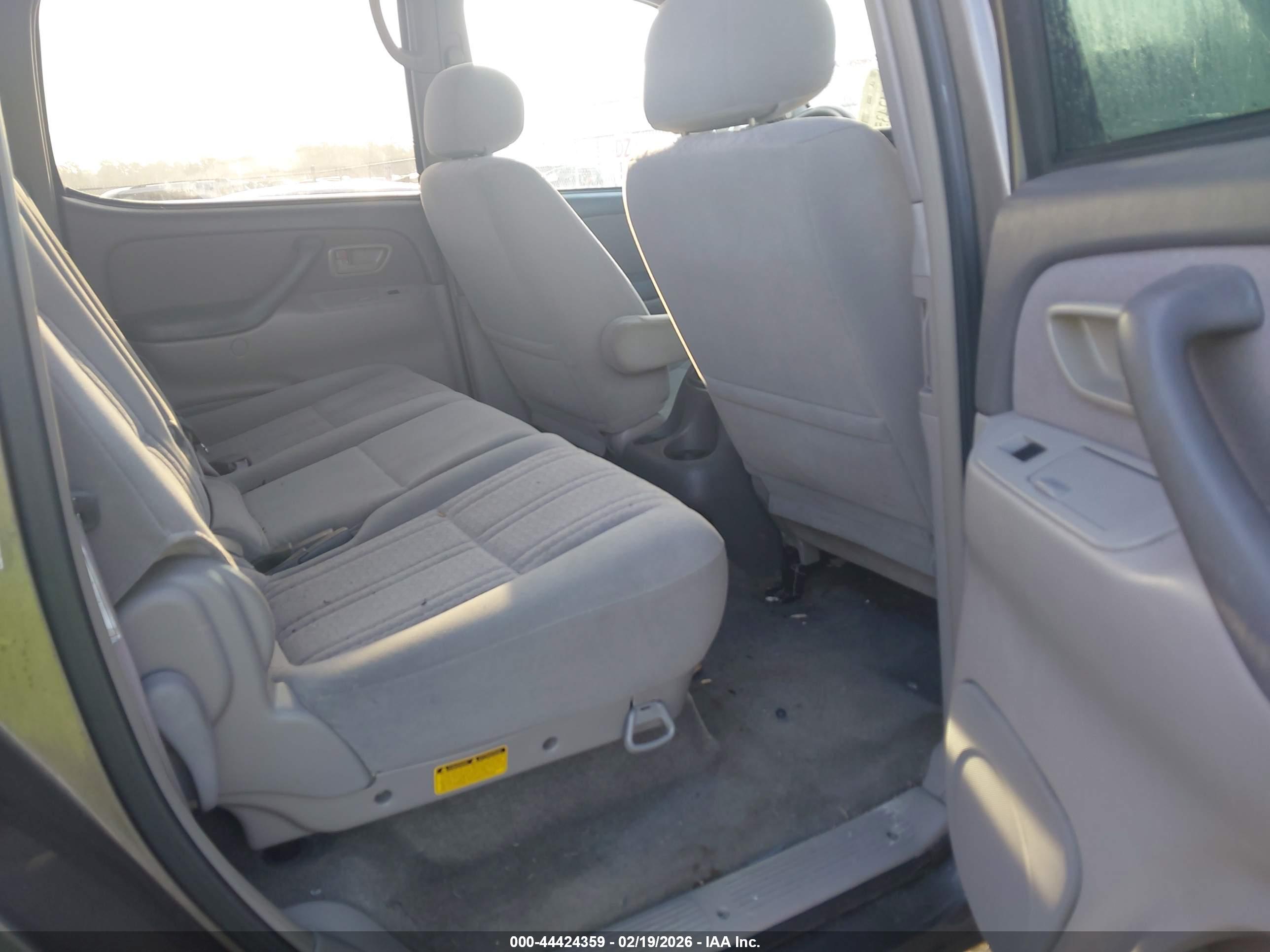TOYOTA TUNDRA image 8
