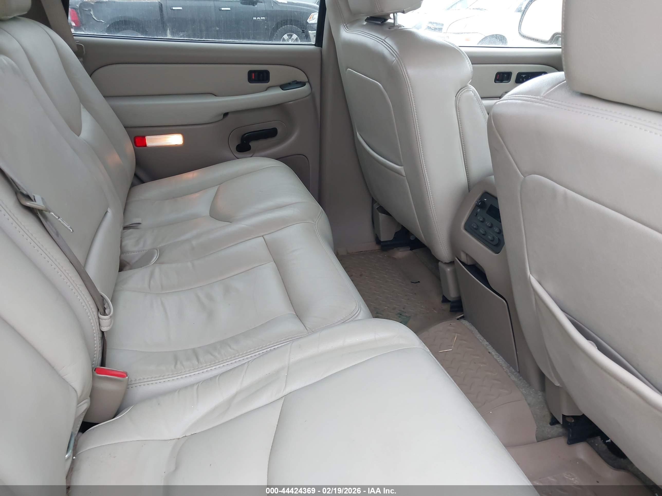 CHEVROLET TAHOE image 8