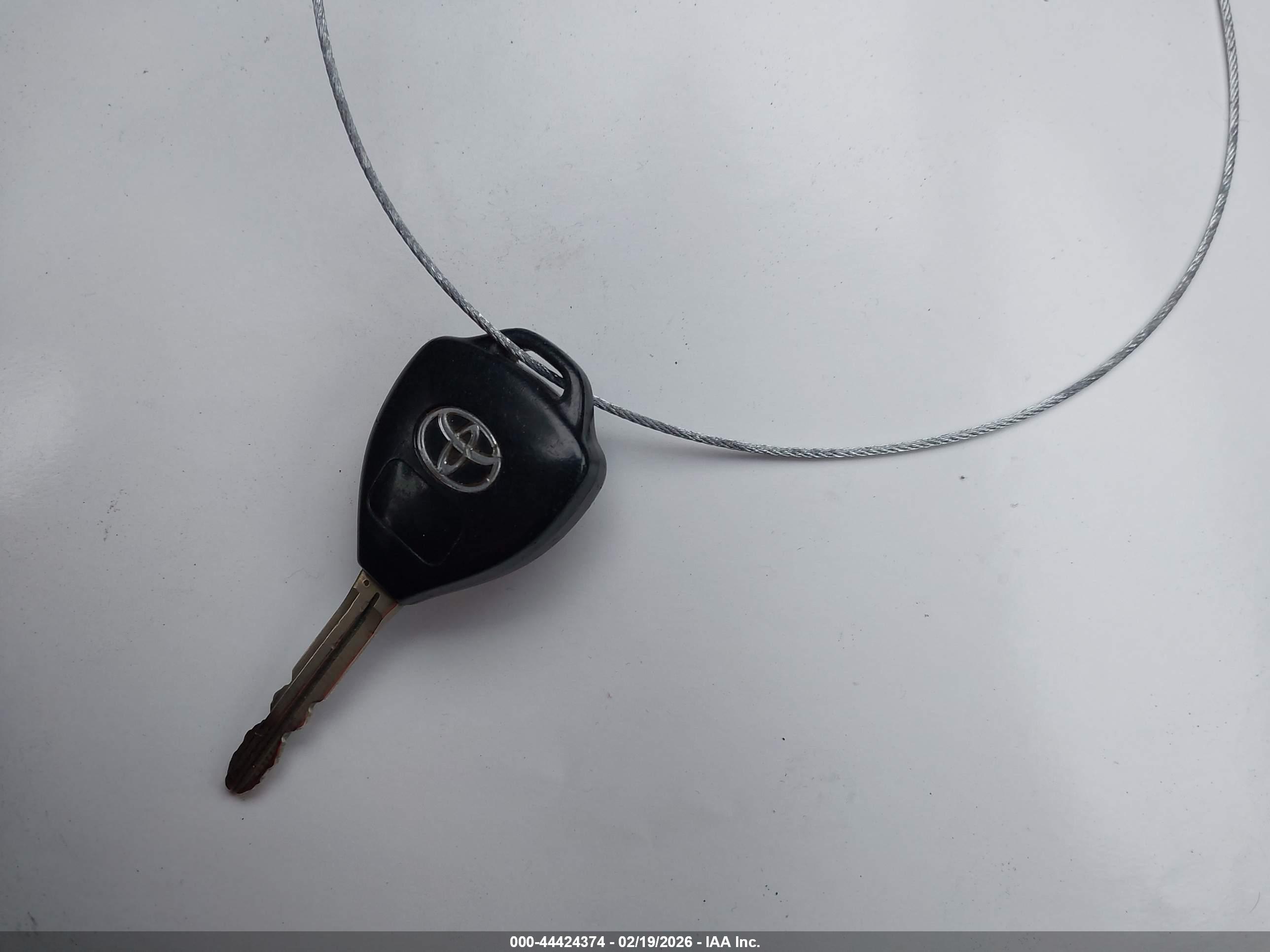 TOYOTA CAMRY image 11