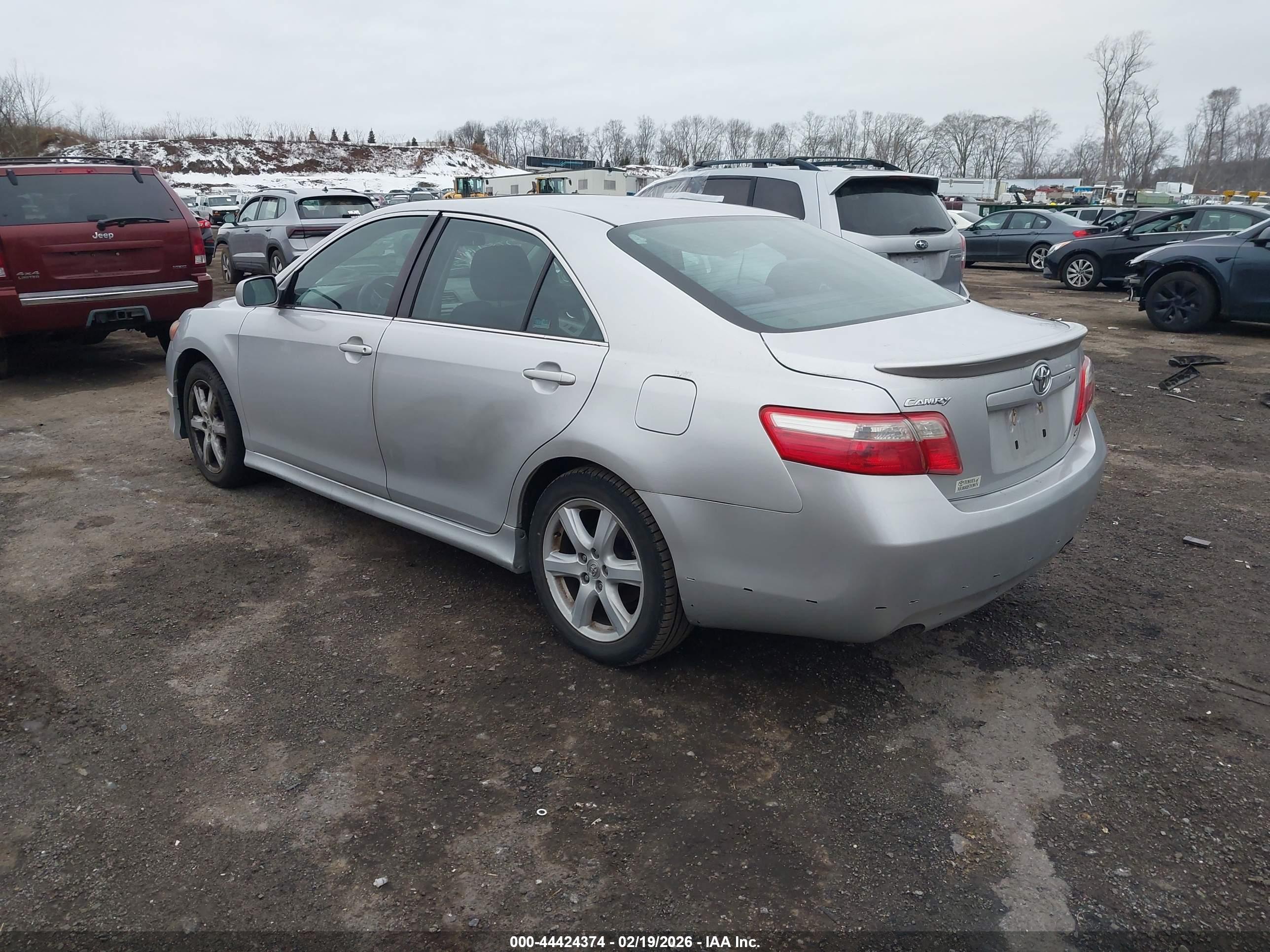 TOYOTA CAMRY image 3
