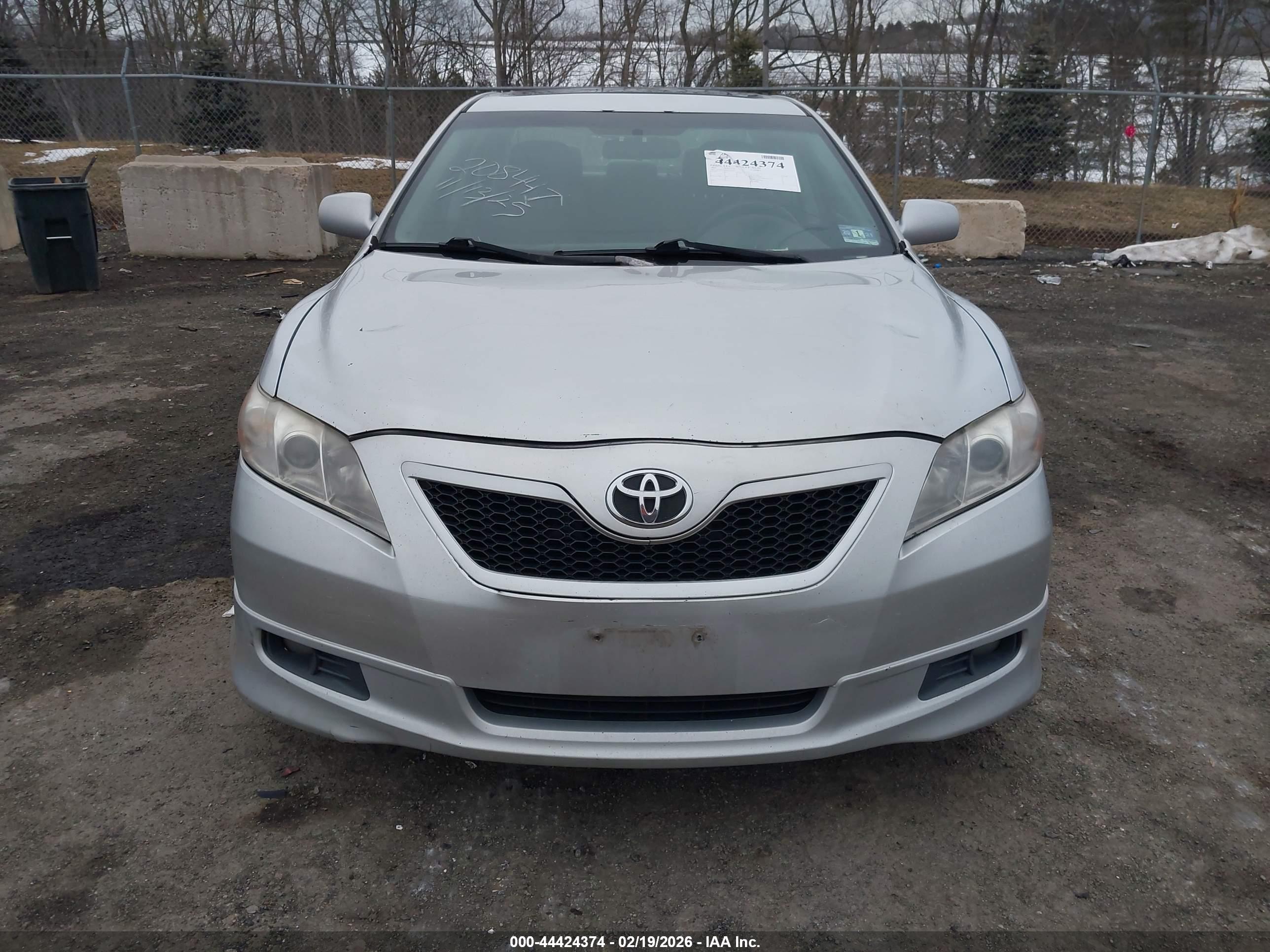 TOYOTA CAMRY image 6
