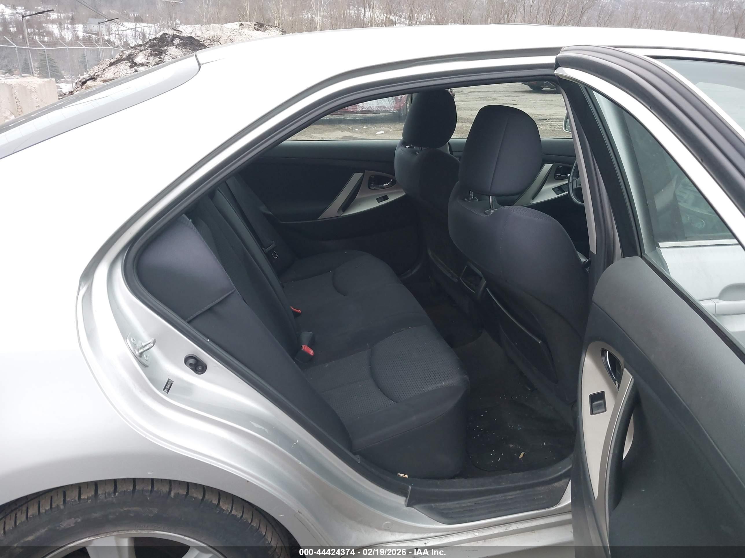 TOYOTA CAMRY image 8