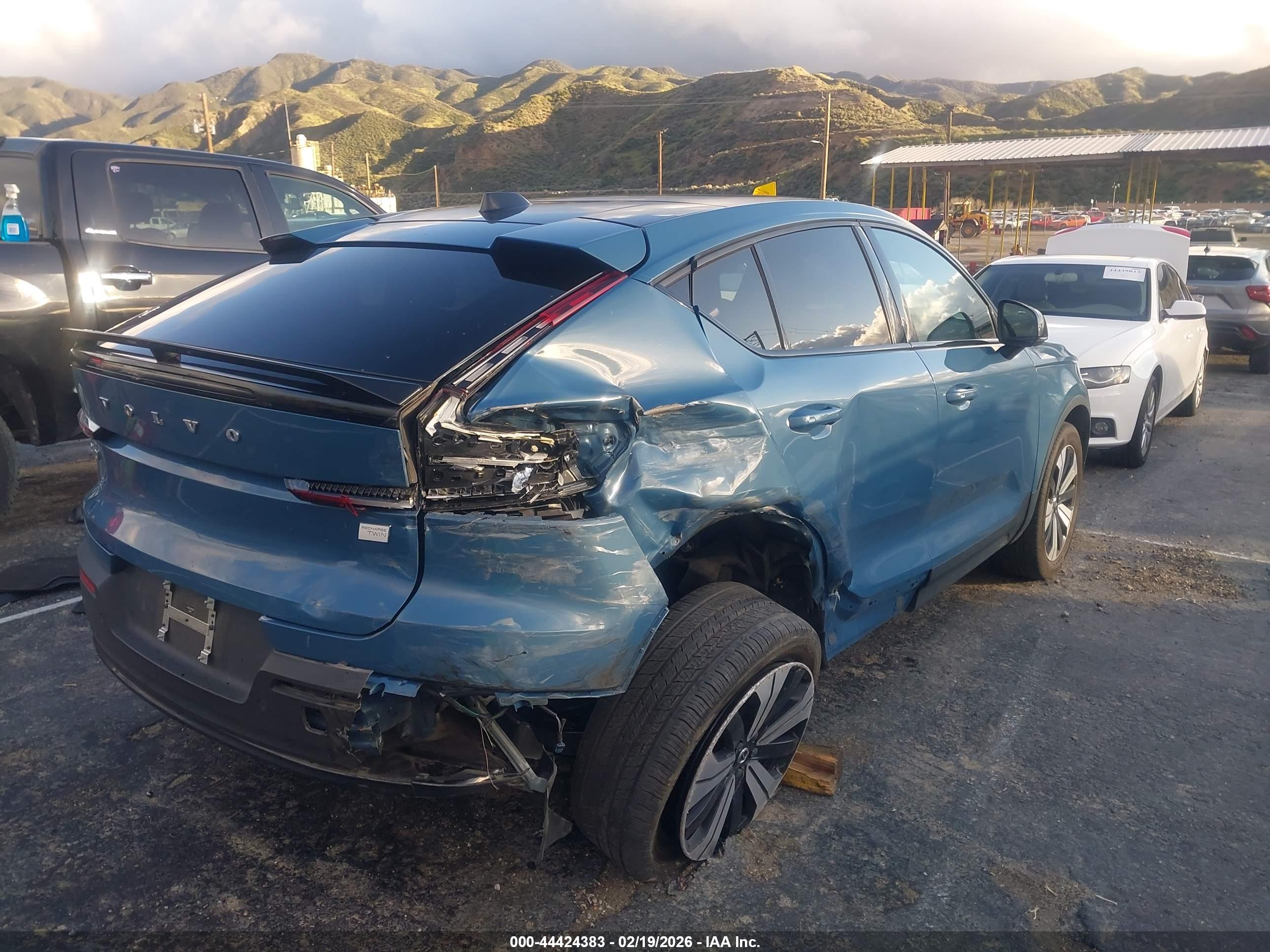 VOLVO C40 image 4