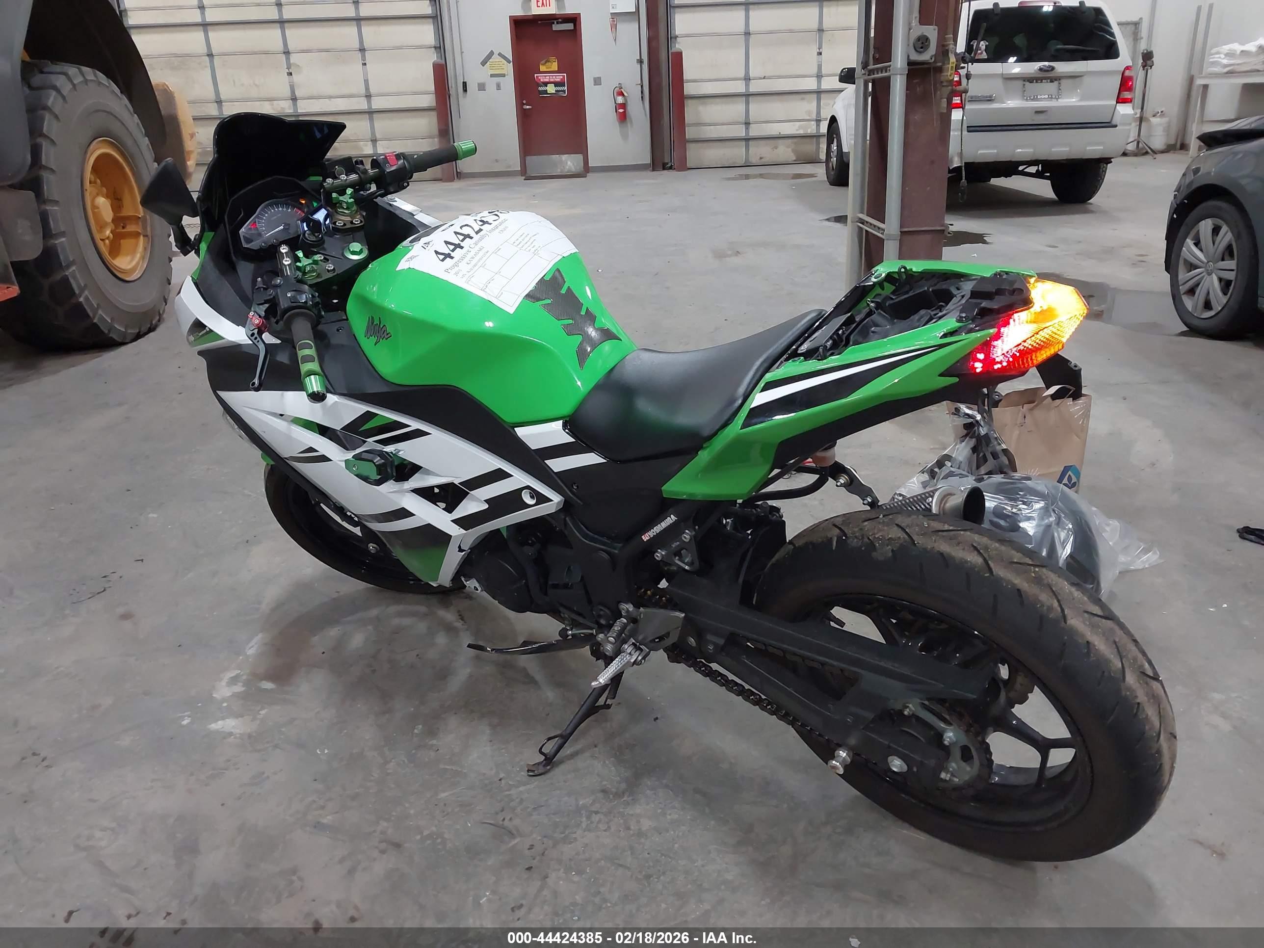 KAWASAKI EX300 image 3