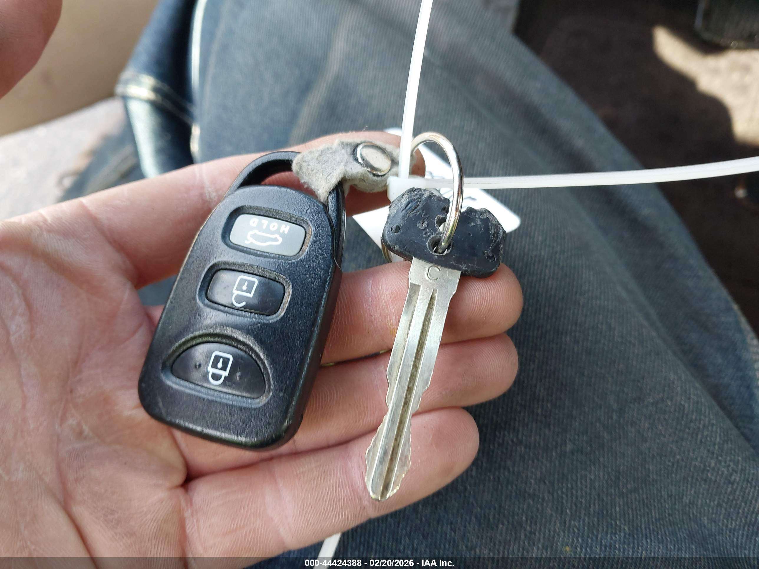HYUNDAI ELANTRA image 11