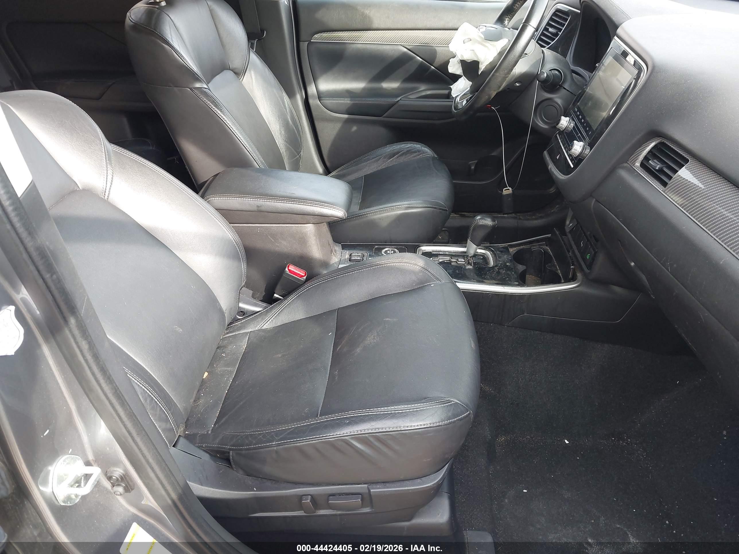 MITSUBISHI OUTLANDER image 5